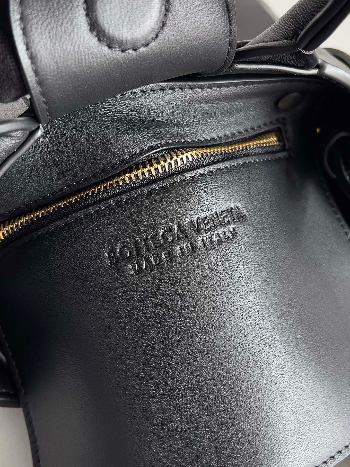 Bottega Veneta Cassette Mini Tote Bag In Black Lambskin