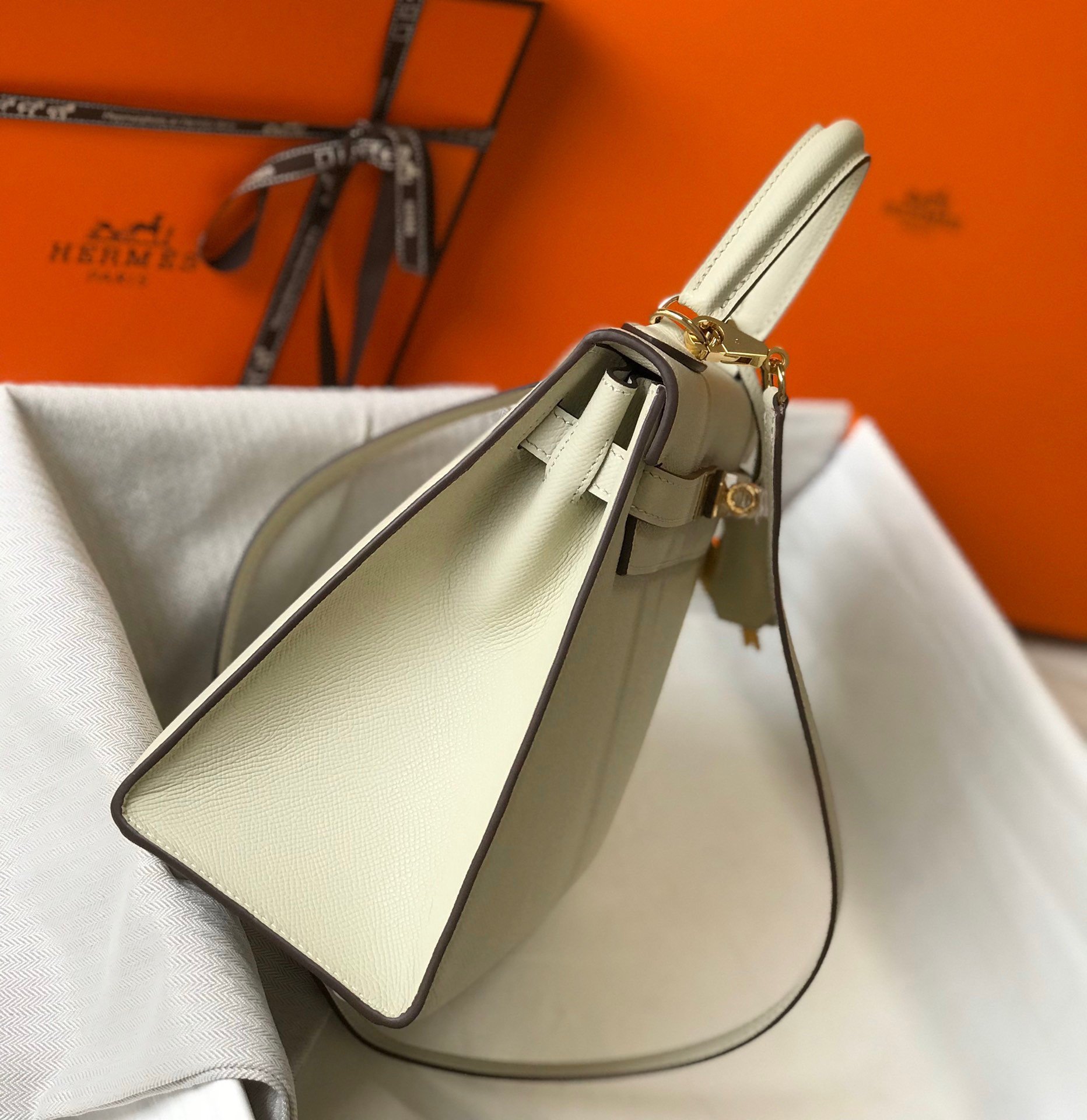 Hermes Kelly 28cm Sellier Bag in Craie Epsom Calfskin GHW