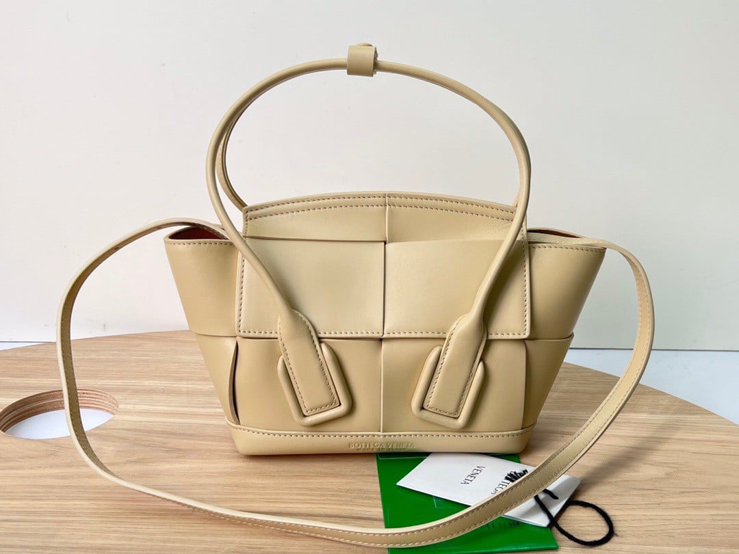 Bottega Veneta Arco Mini Bag In Beige Intrecciato Calfskin