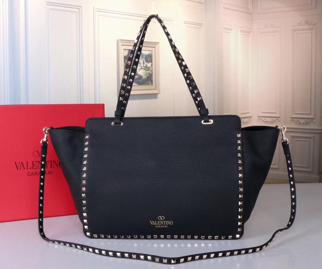 Valentino Rockstud Medium Tote In Black Grained Leather