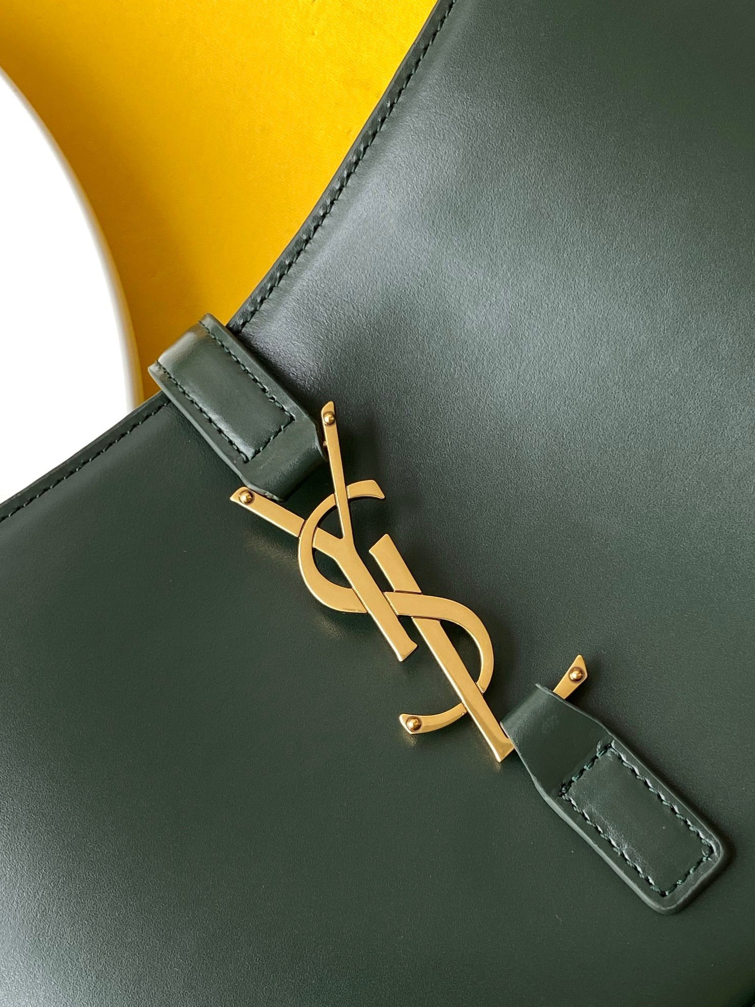 Saint Laurent Le 5 À 7 Hobo Bag in Green Smooth Leather