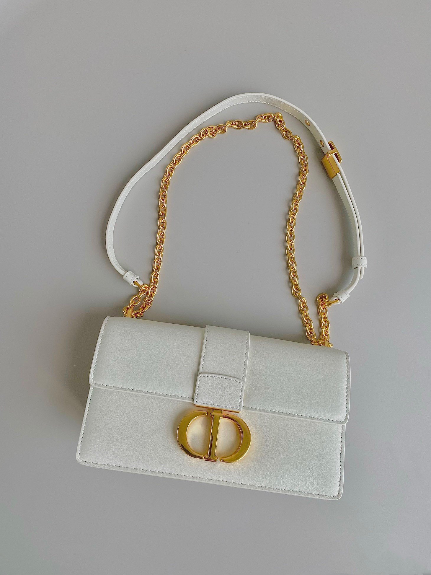 Dior 30 Montaigne East-West Bag with Chain in White Calfskin