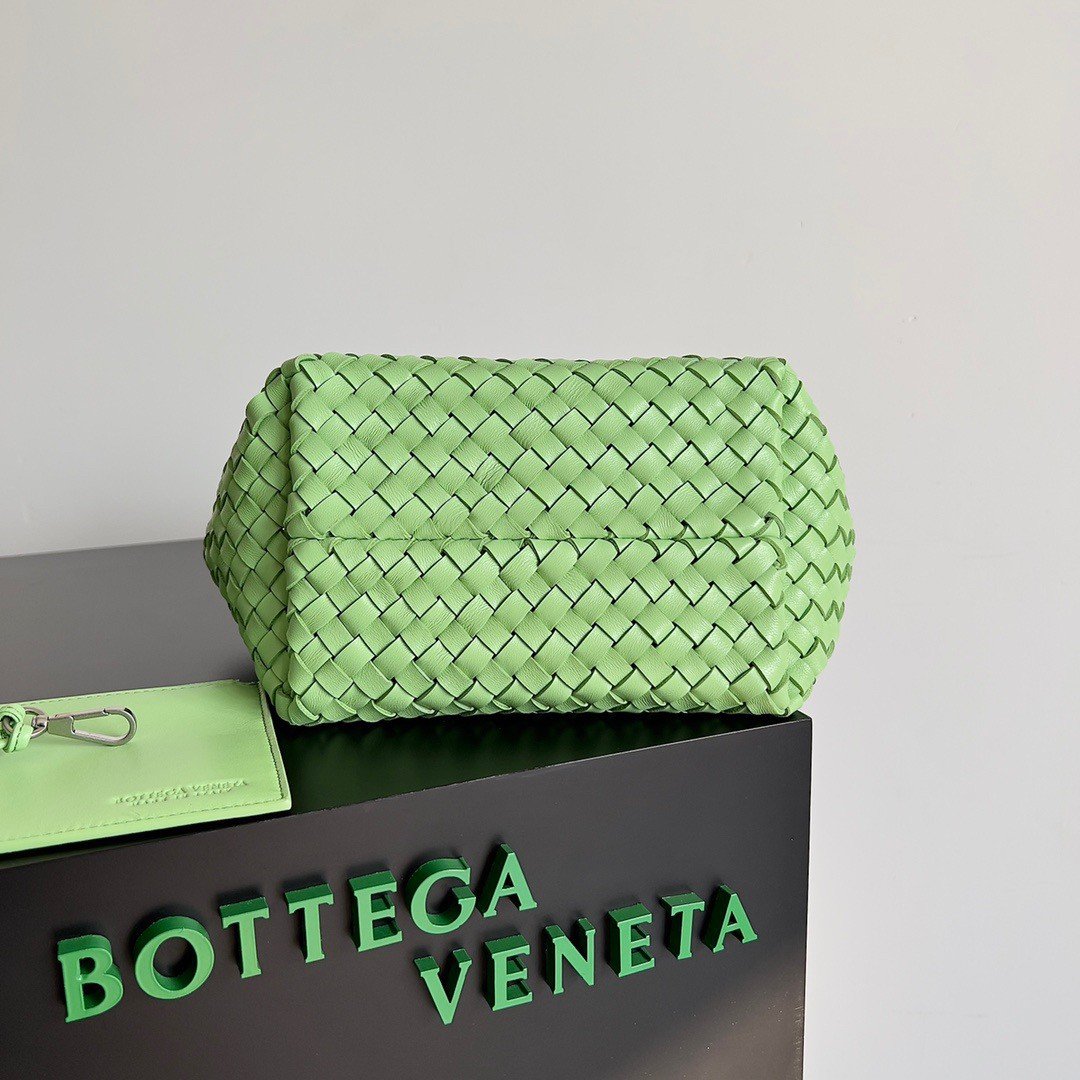 Bottega Veneta Cabat Mini Bag In Pistachio Intrecciato Lambskin