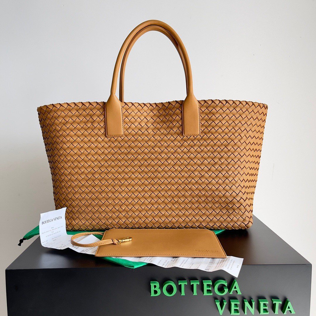 Bottega Veneta Cabat Medium Bag In Caramel Intrecciato Lambskin