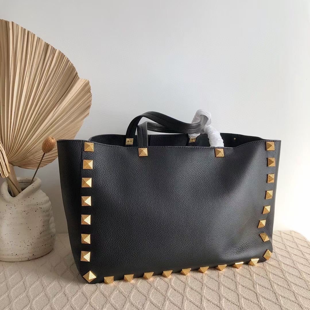 Valentino Roman Stud Tote Bag In Black Grained Leather