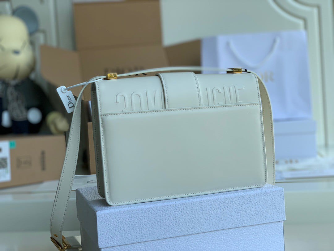 Dior 30 Montaigne Medium Bag In White Box Calfskin