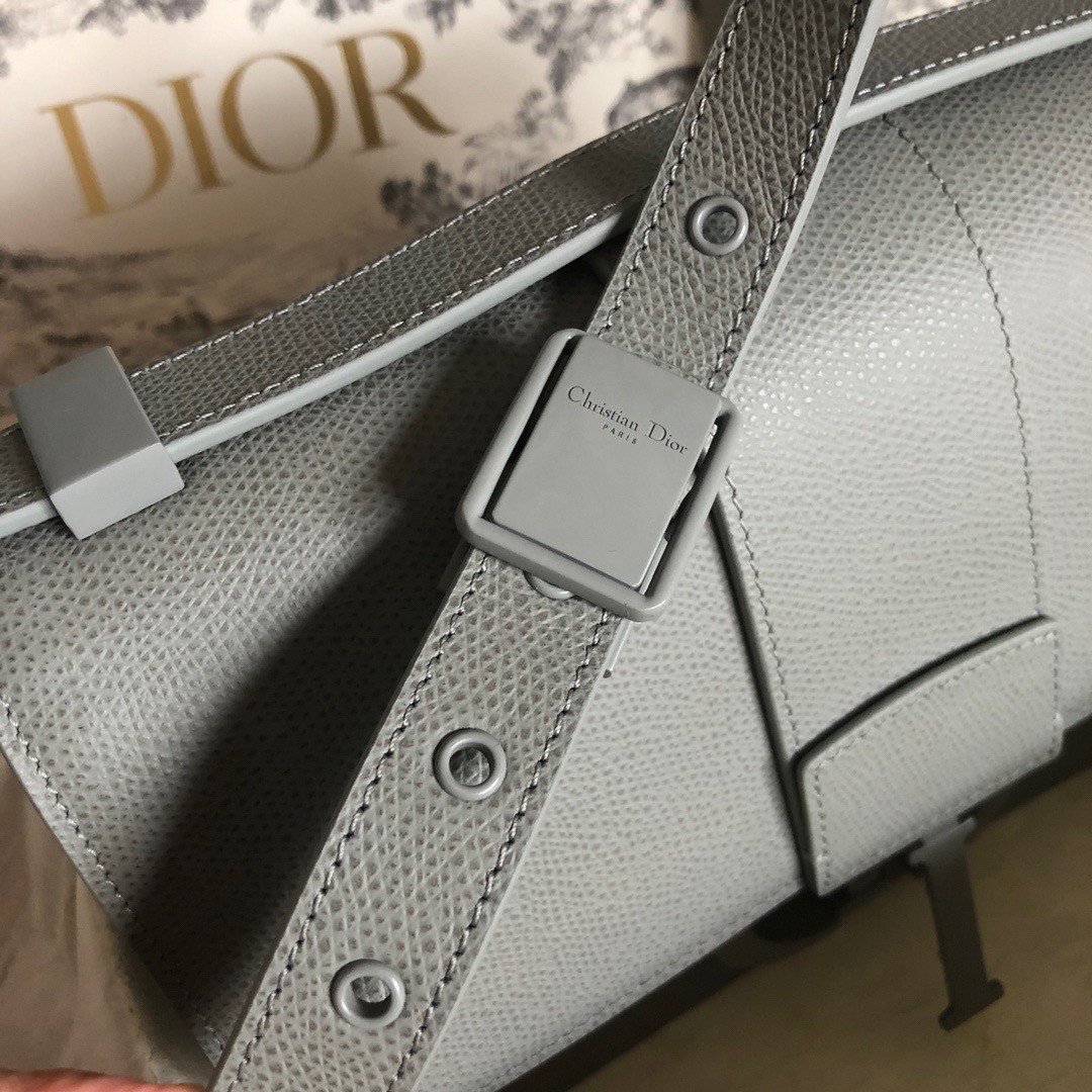 Dior 30 Montaigne Medium Bag In Grey Ultramatte Grained Calfskin