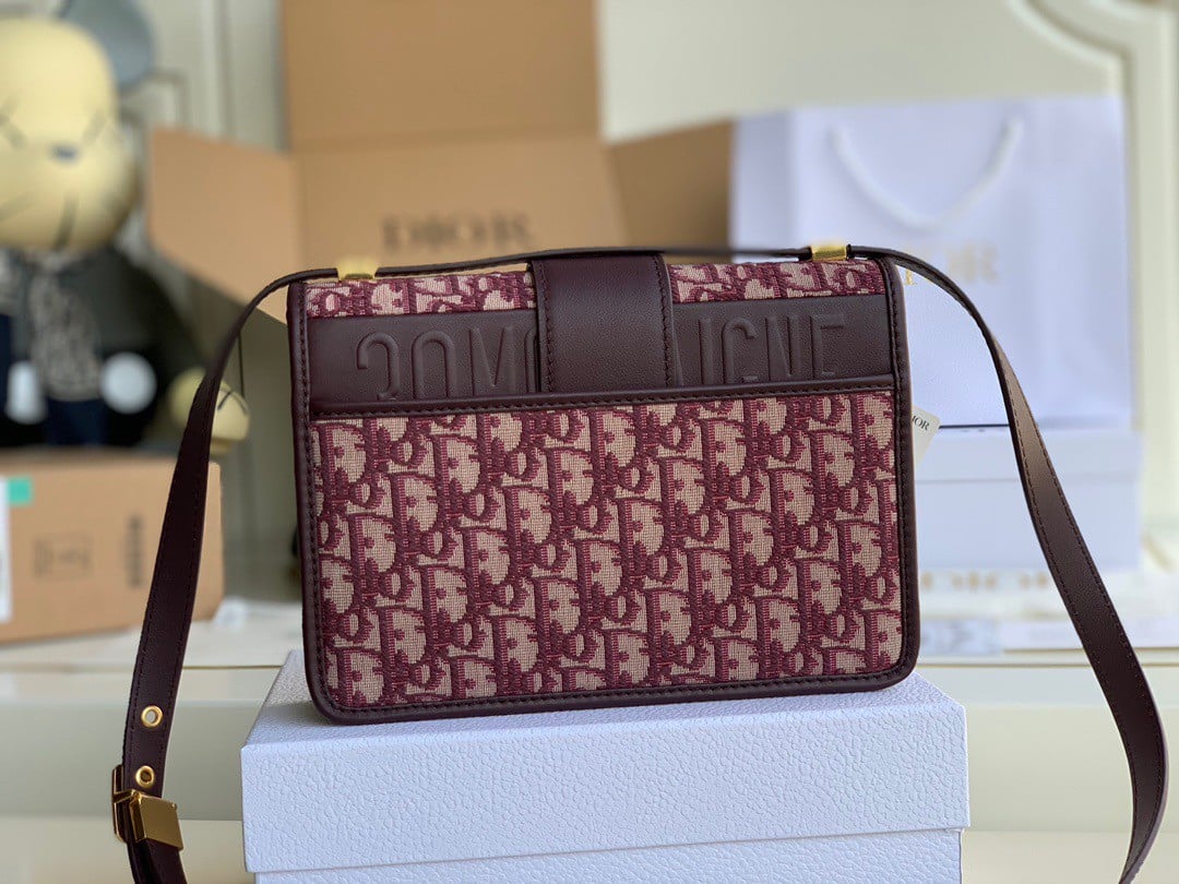 Dior 30 Montaigne Medium Bag In Bordeaux Dior Oblique Jacquard