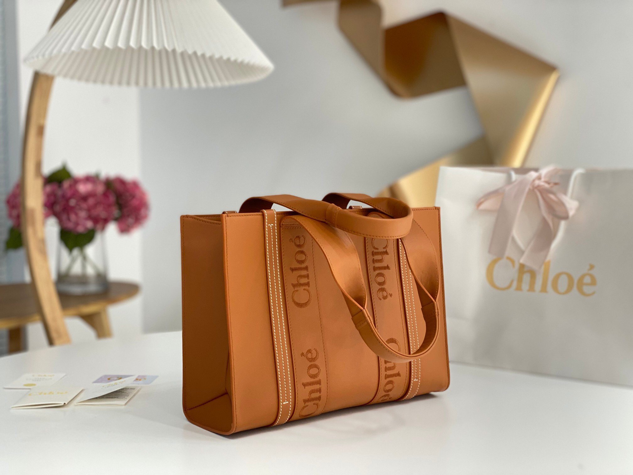 Chloe Woody Medium Tote Bag In Brown Calfskin