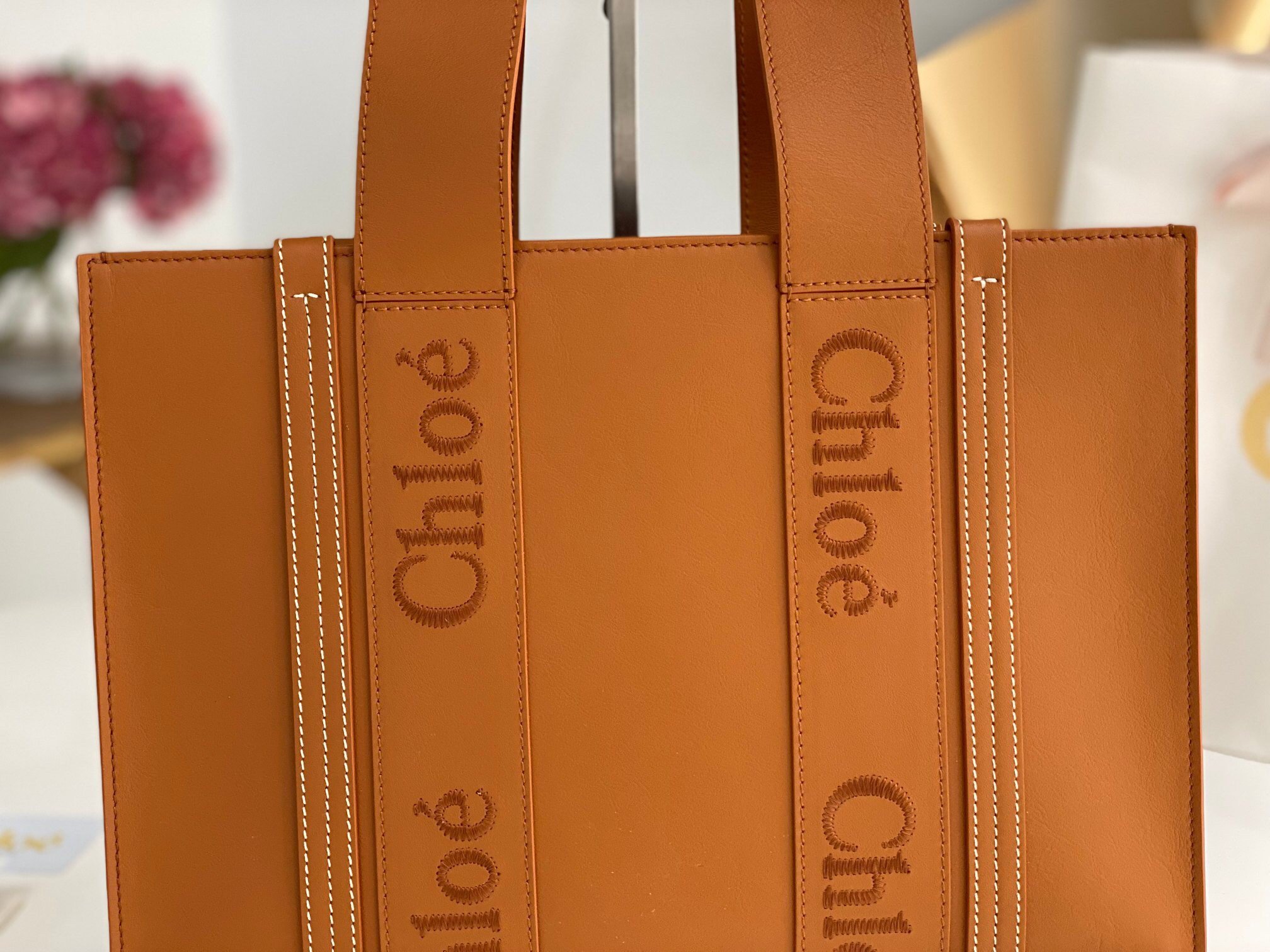 Chloe Woody Medium Tote Bag In Brown Calfskin