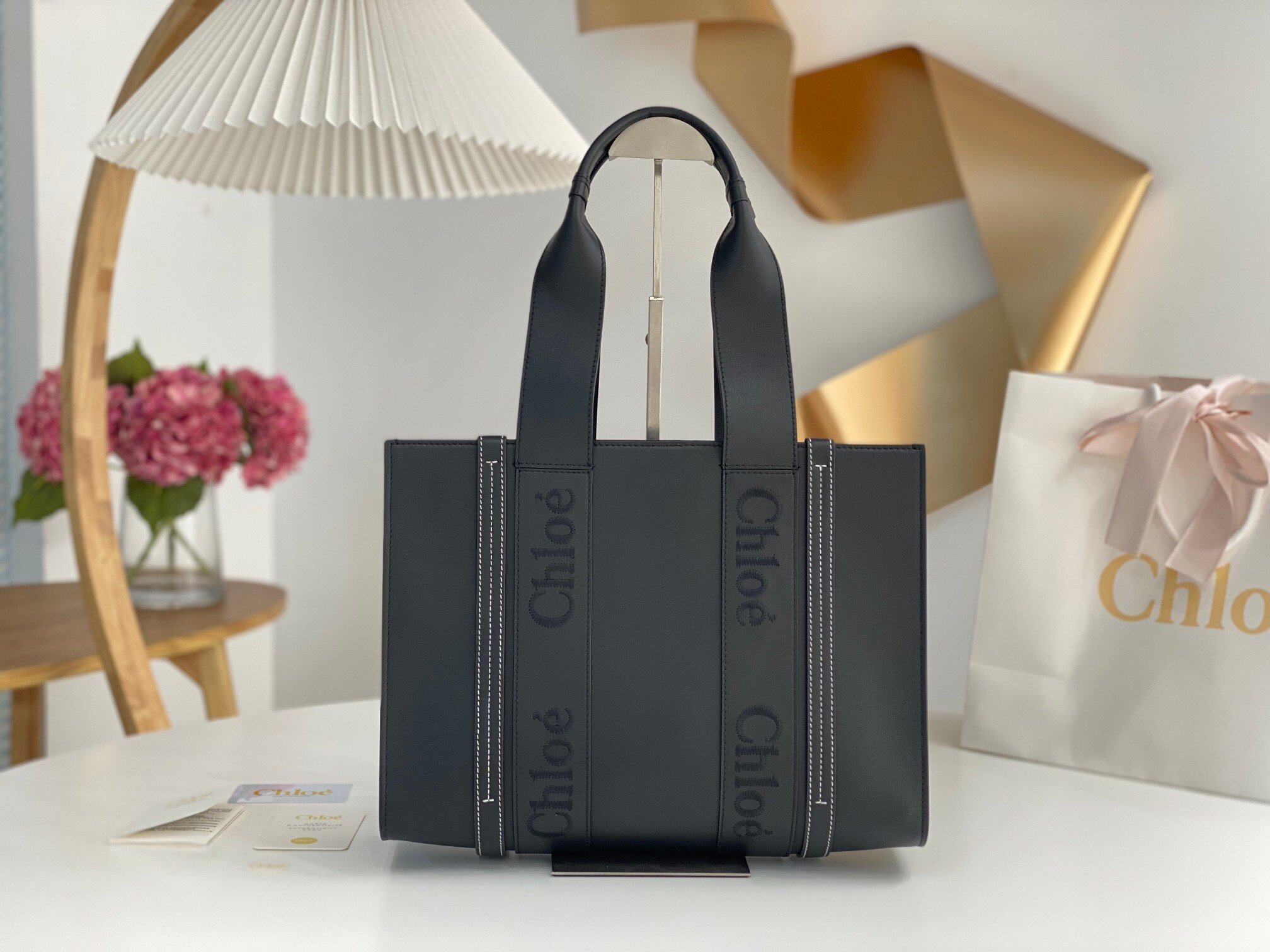 Chloe Woody Medium Tote Bag In Black Calfskin