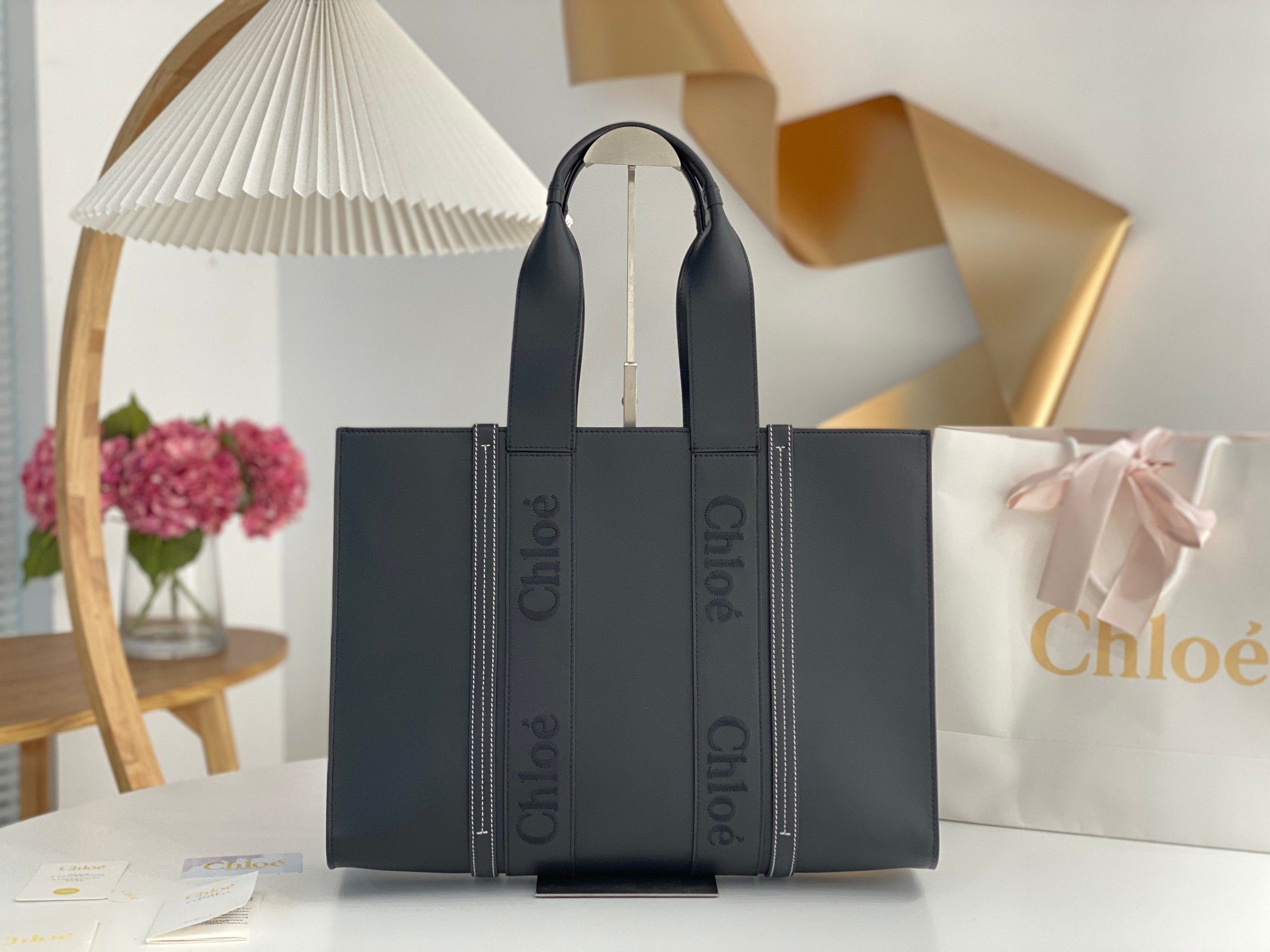 Chloe Woody Large Tote Bag In Black Calfskin