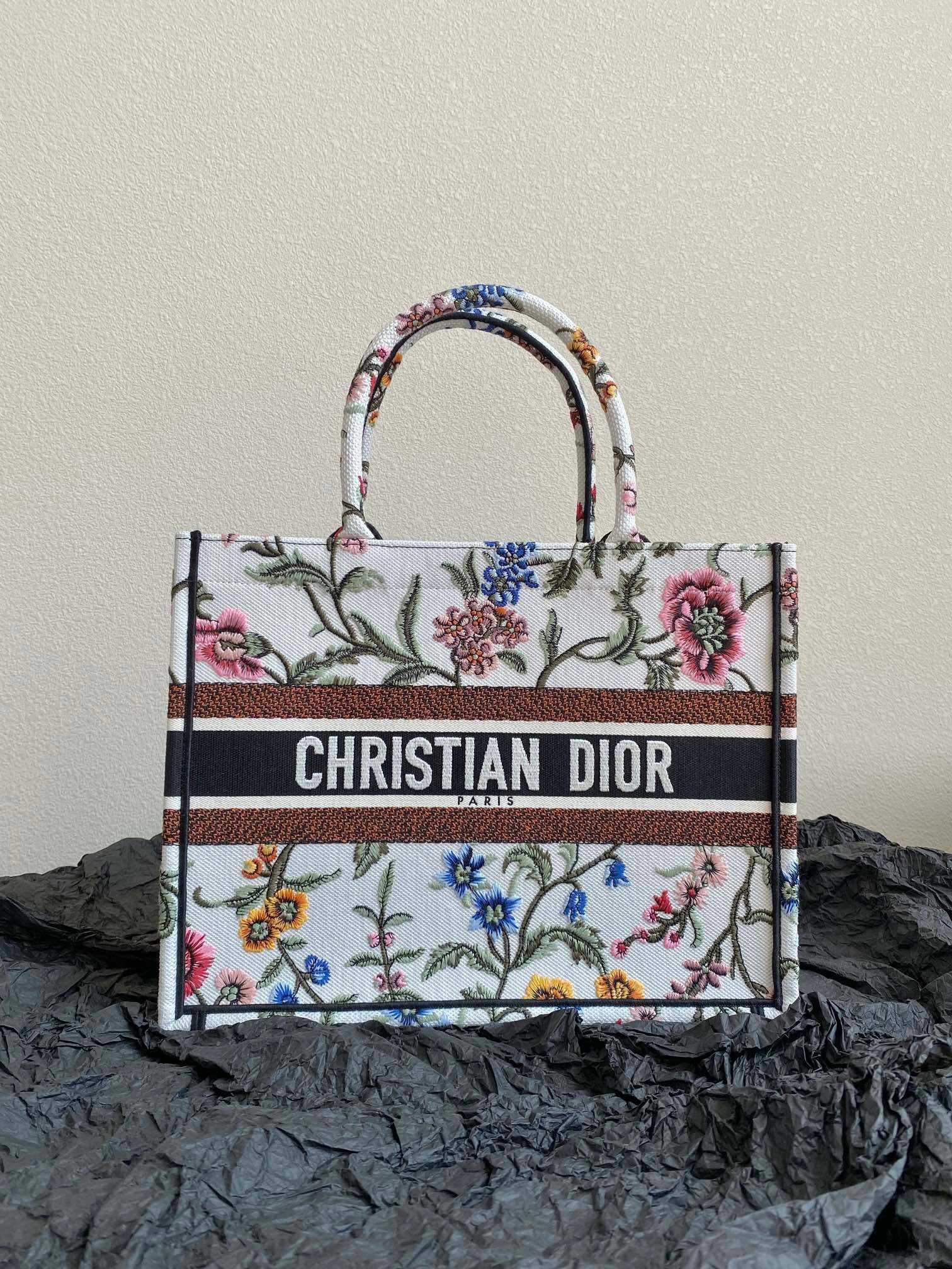 Dior Medium Book Tote Bag In White Dior Petites Fleurs Embroidery