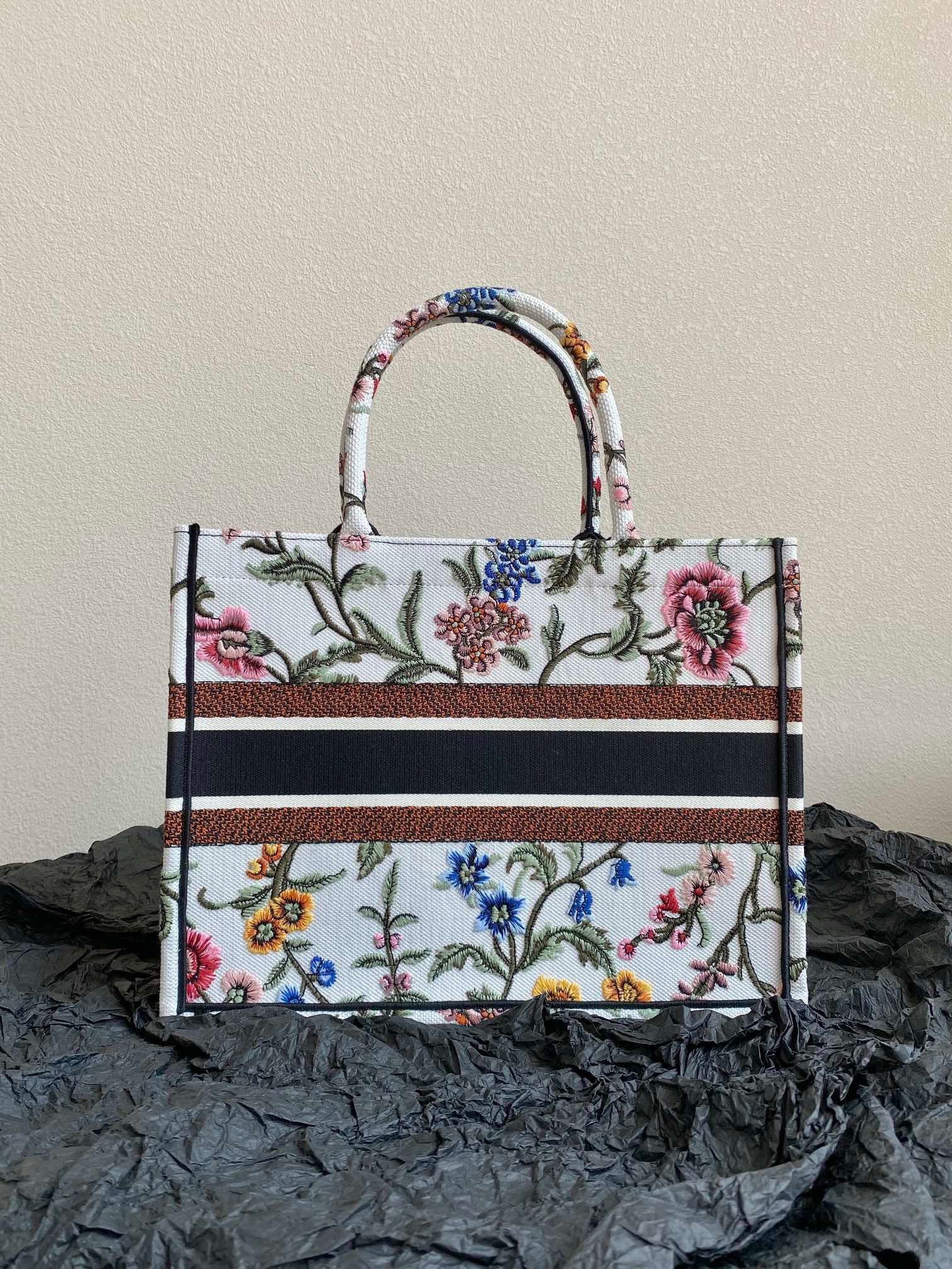 Dior Medium Book Tote Bag In White Dior Petites Fleurs Embroidery