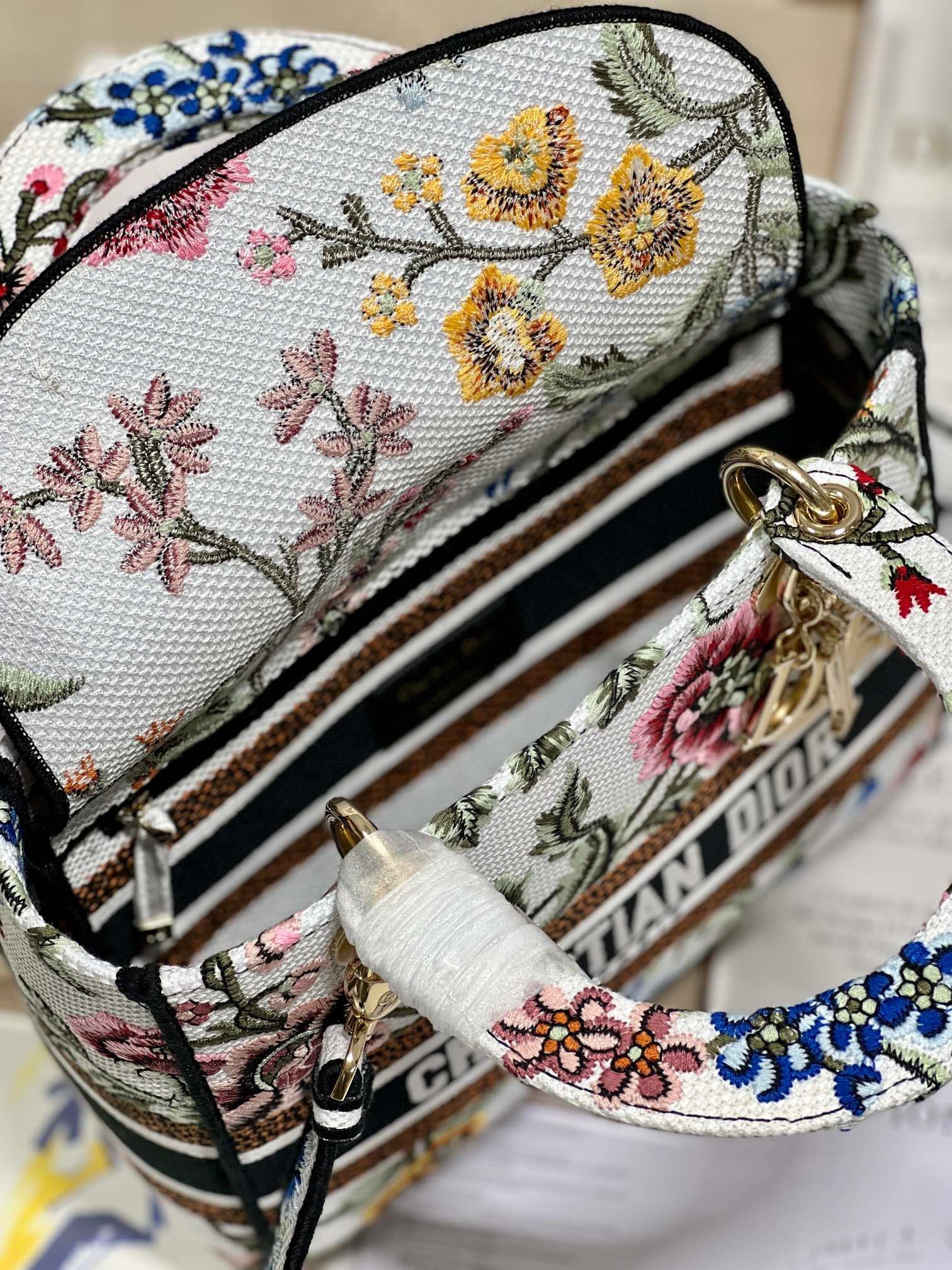 Dior Lady D-Lite Medium Bag In White Dior Petites Fleurs Embroidery