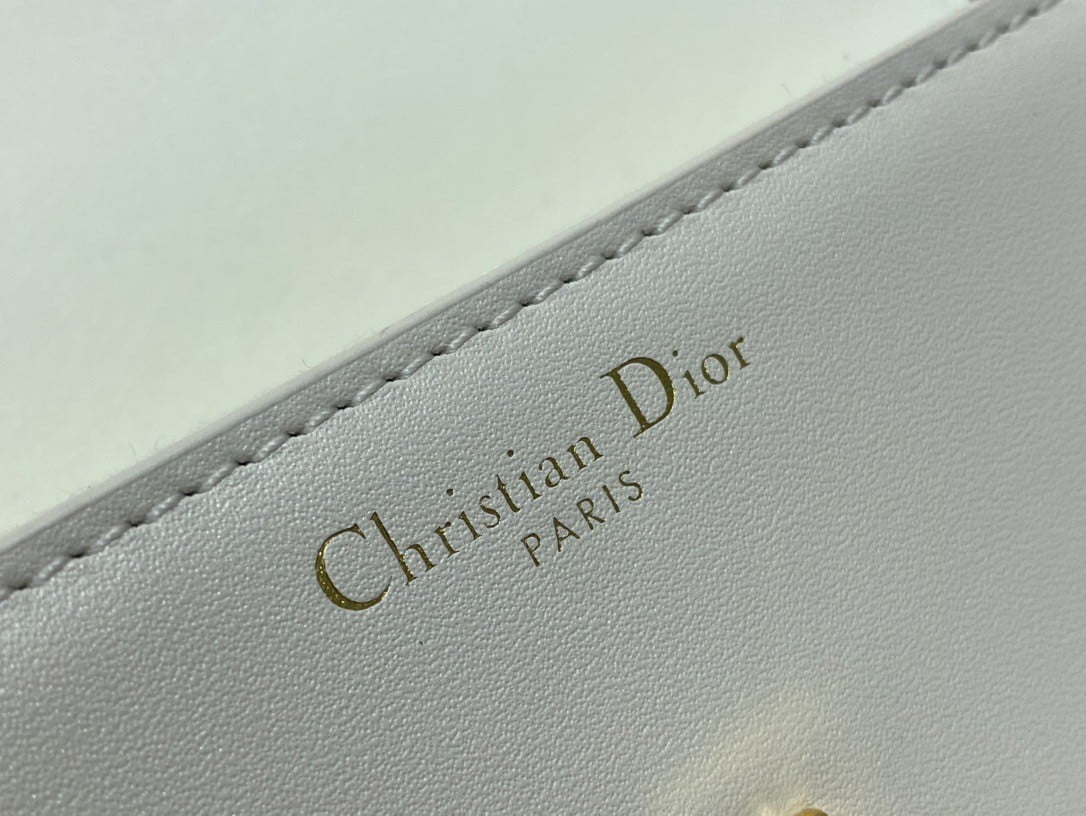 Dior 30 Montaigne Avenue Bag In White Box Calfskin