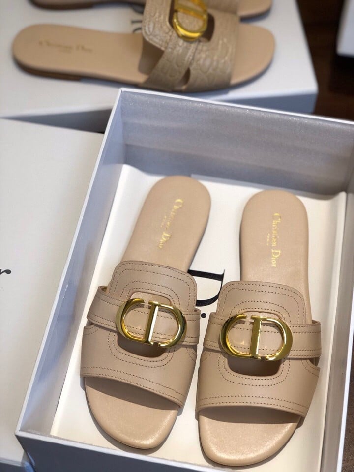 Dior 30 Montaigne Slides In Beige Calfskin