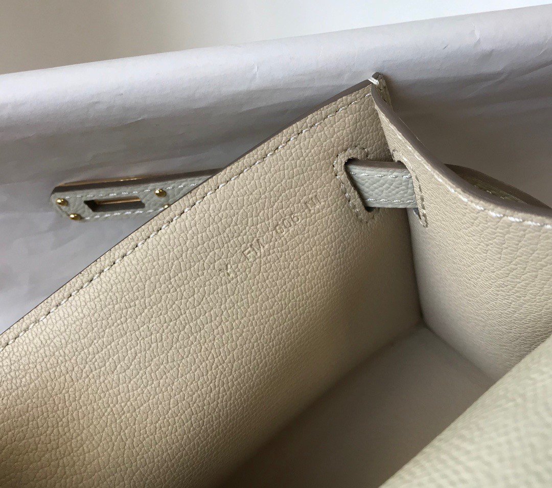 Hermes Kelly Pochette Clutch Bag In Craie Epsom Leather