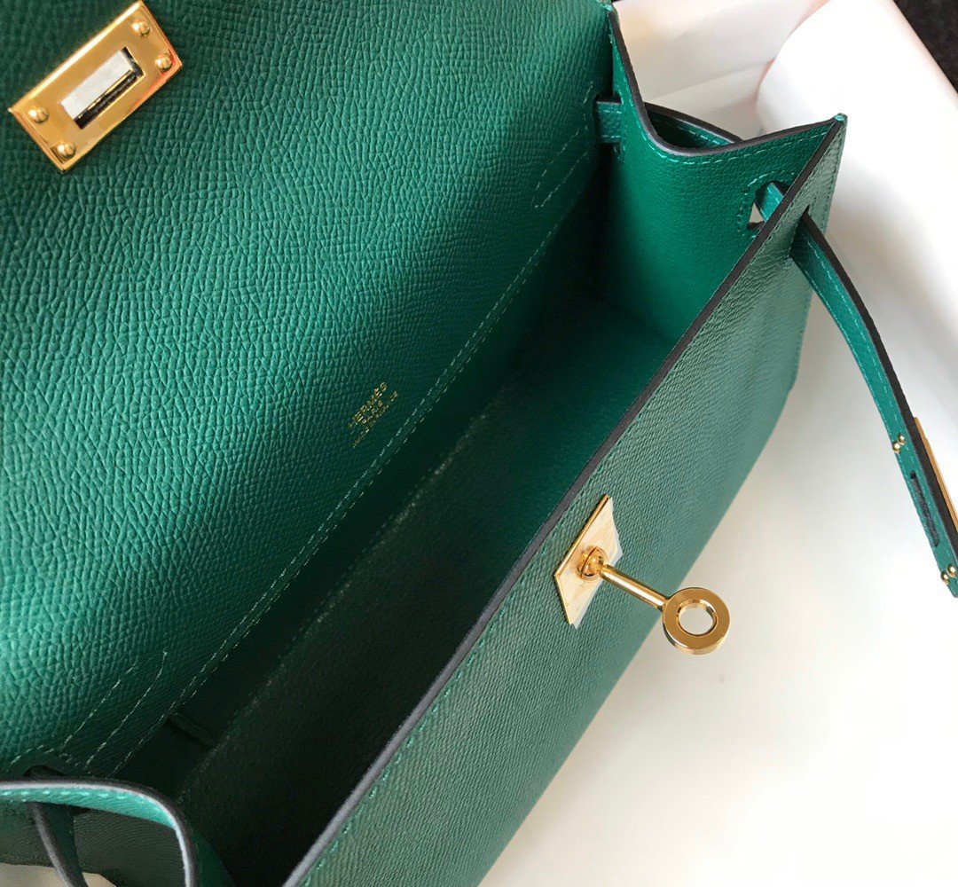 Hermes Kelly Pochette Clutch Bag In Malachite Epsom Leather