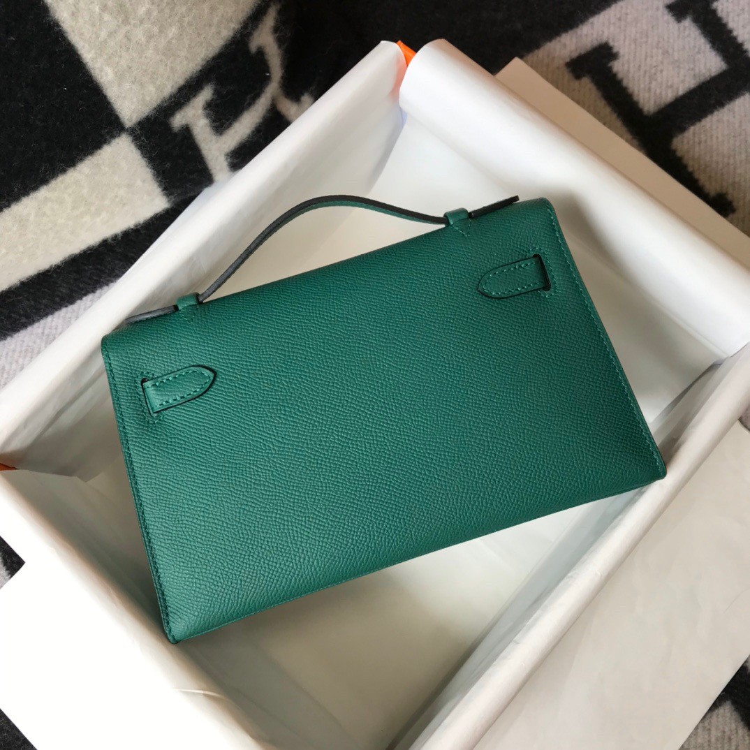 Hermes Kelly Pochette Clutch Bag In Malachite Epsom Leather