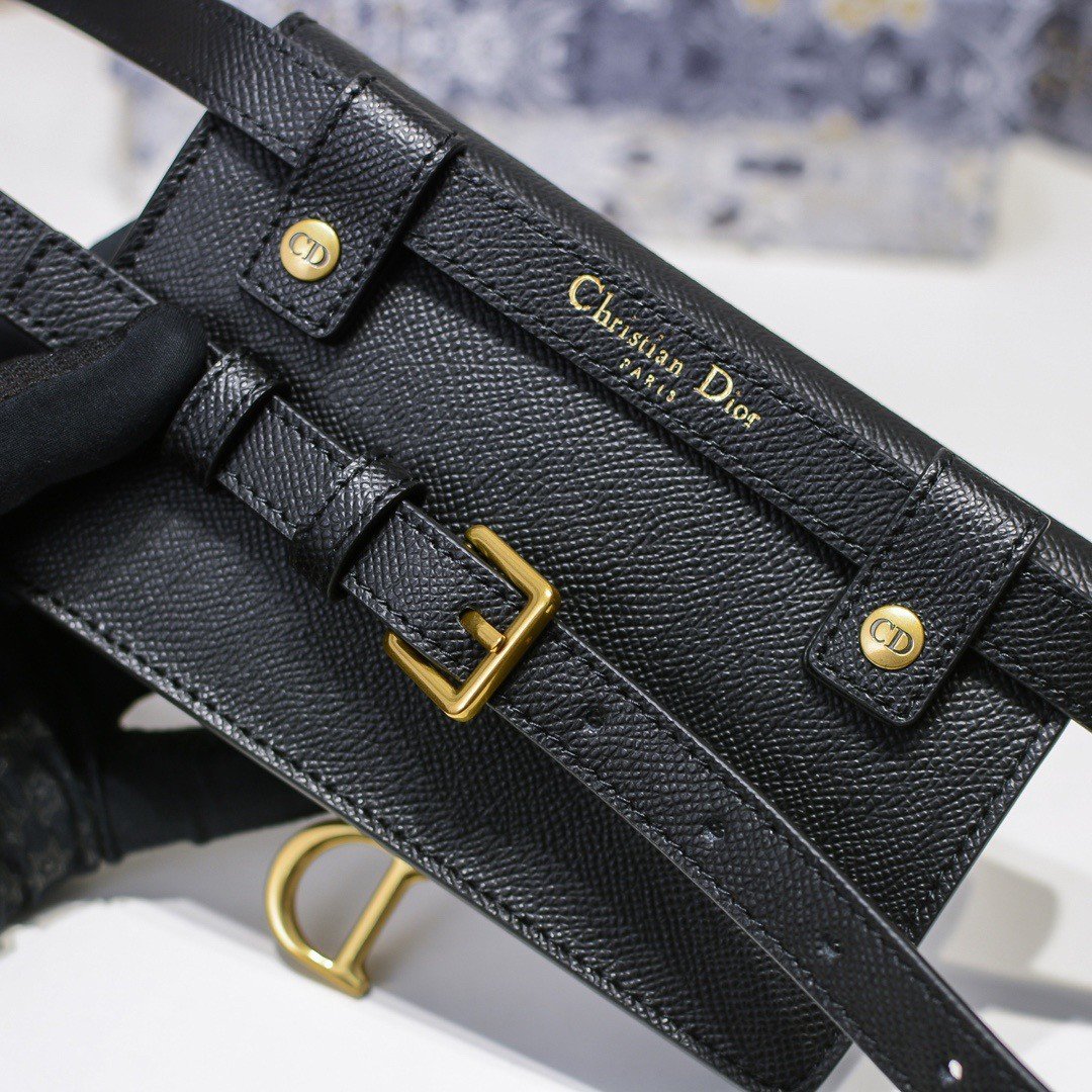 Dior Saddle Belt Bag In Black Grained Calfskin