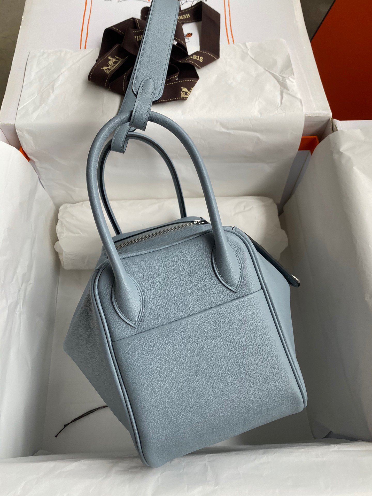 Hermes Lindy 26 Handmade Bag In Blue Lin Evercolor Leather