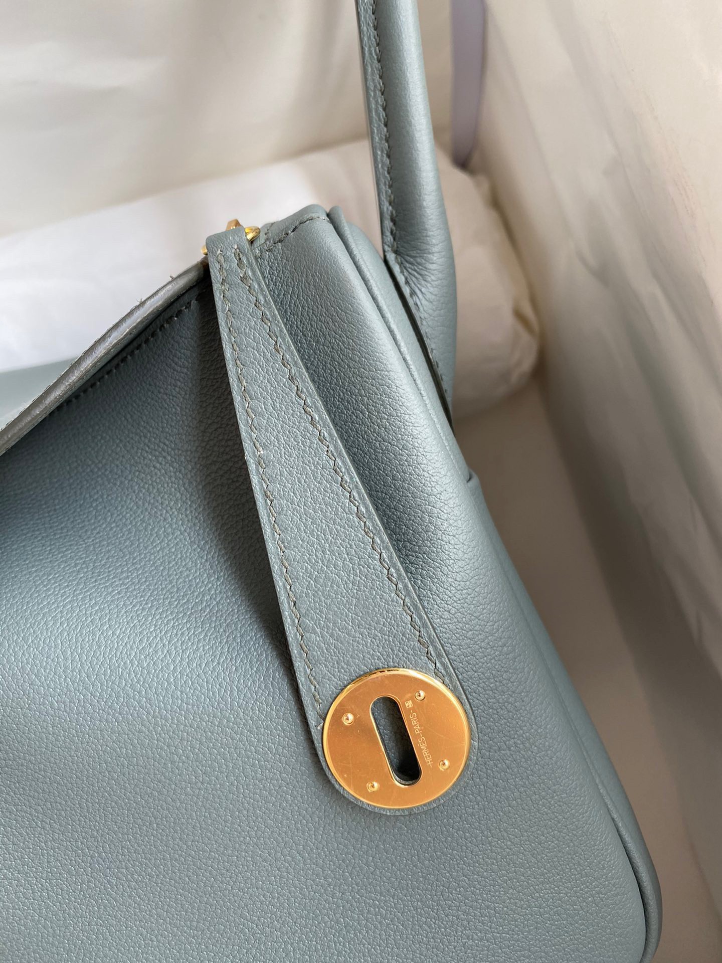 Hermes Lindy 26 Handmade Bag In Vert Amande Evercolor Leather