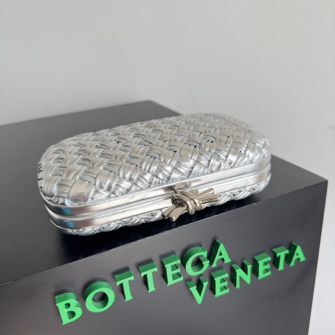 Bottega Veneta Knot Minaudiere Clutch In Silver Intreccio laminated Leather