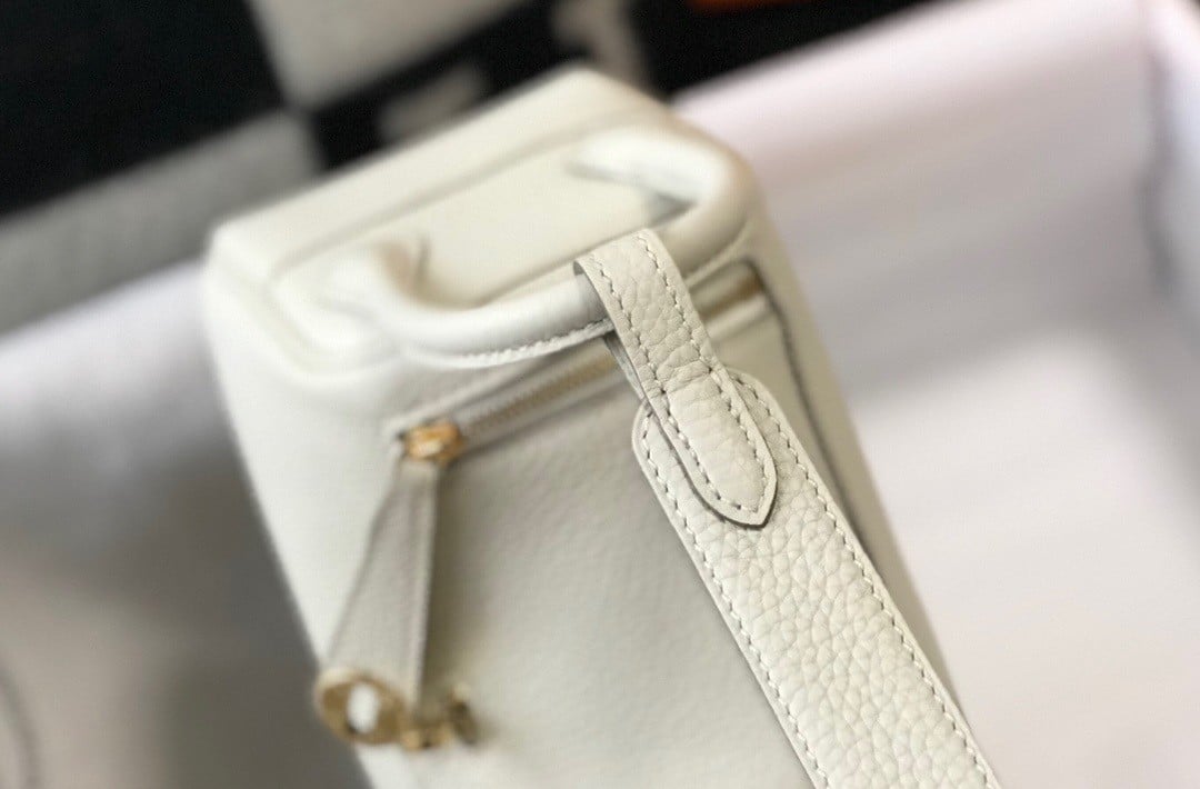 Hermes Lindy Mini Bag In Craie Clemence Leather GHW