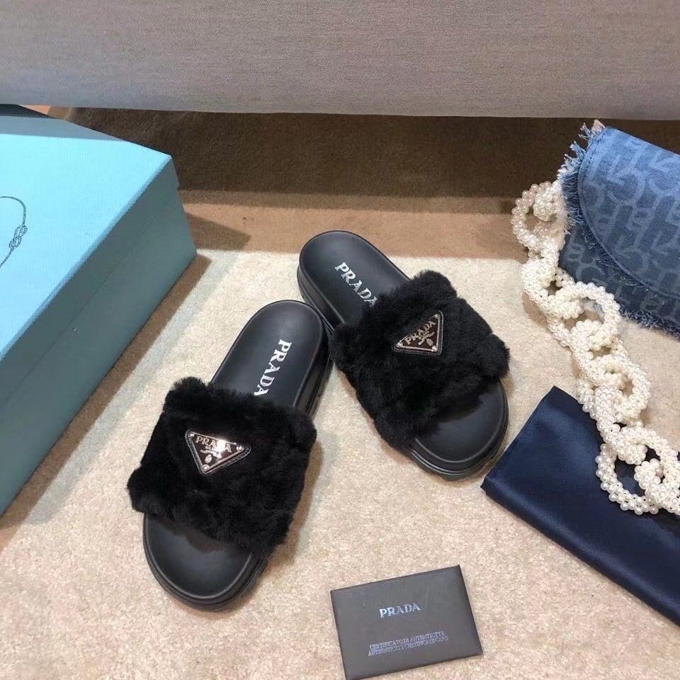 Prada Women's Slides In Black Shearling