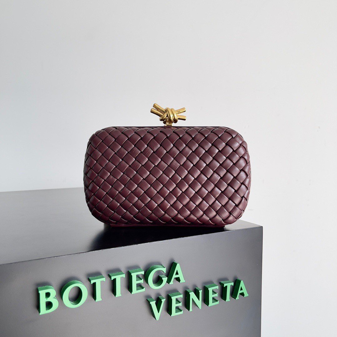 Bottega Veneta Knot Minaudiere Clutch In Bordeaux Intrecciato Lambskin