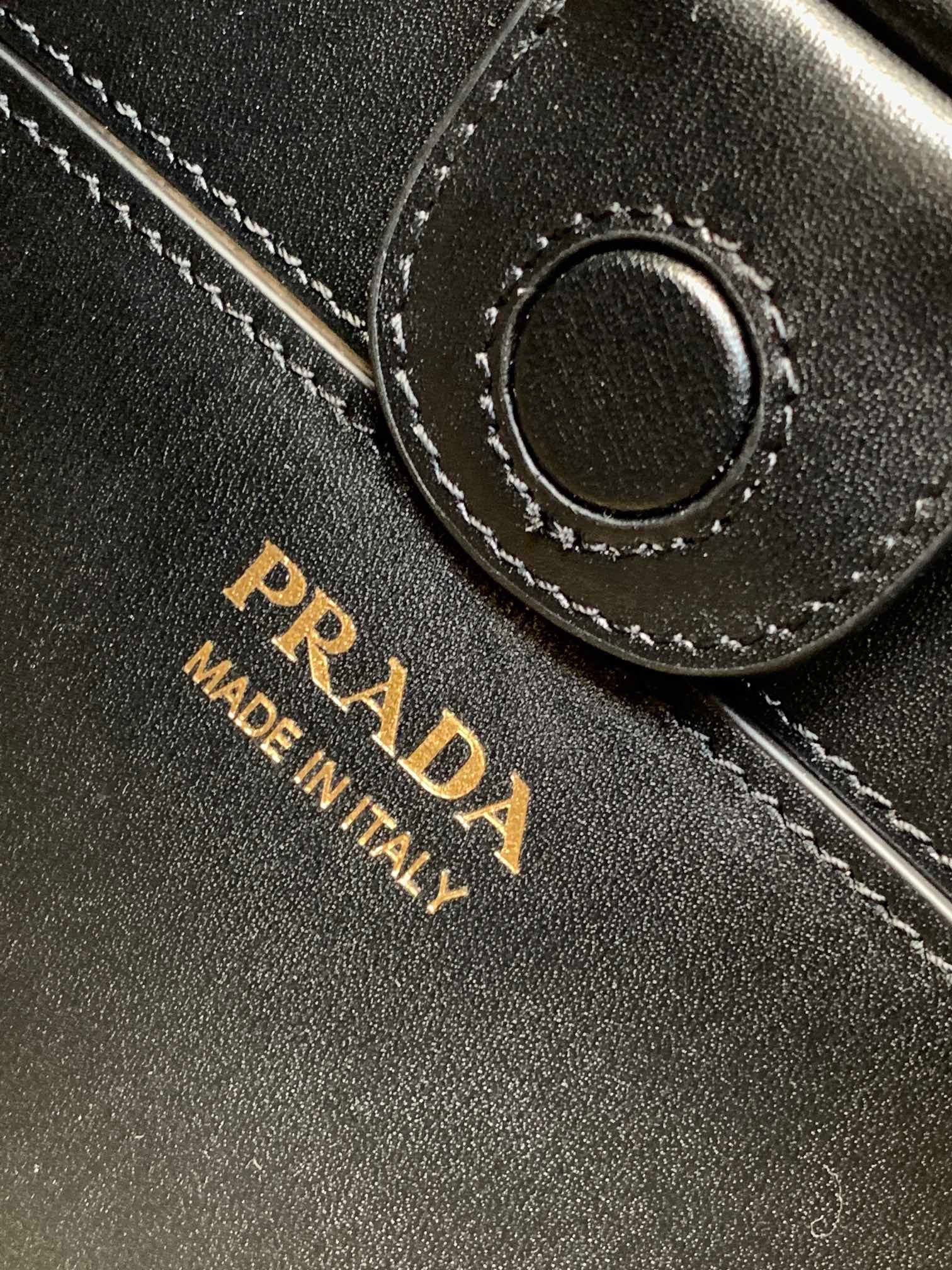 Prada Shoulder Bag in Woven Straw and Black Leather