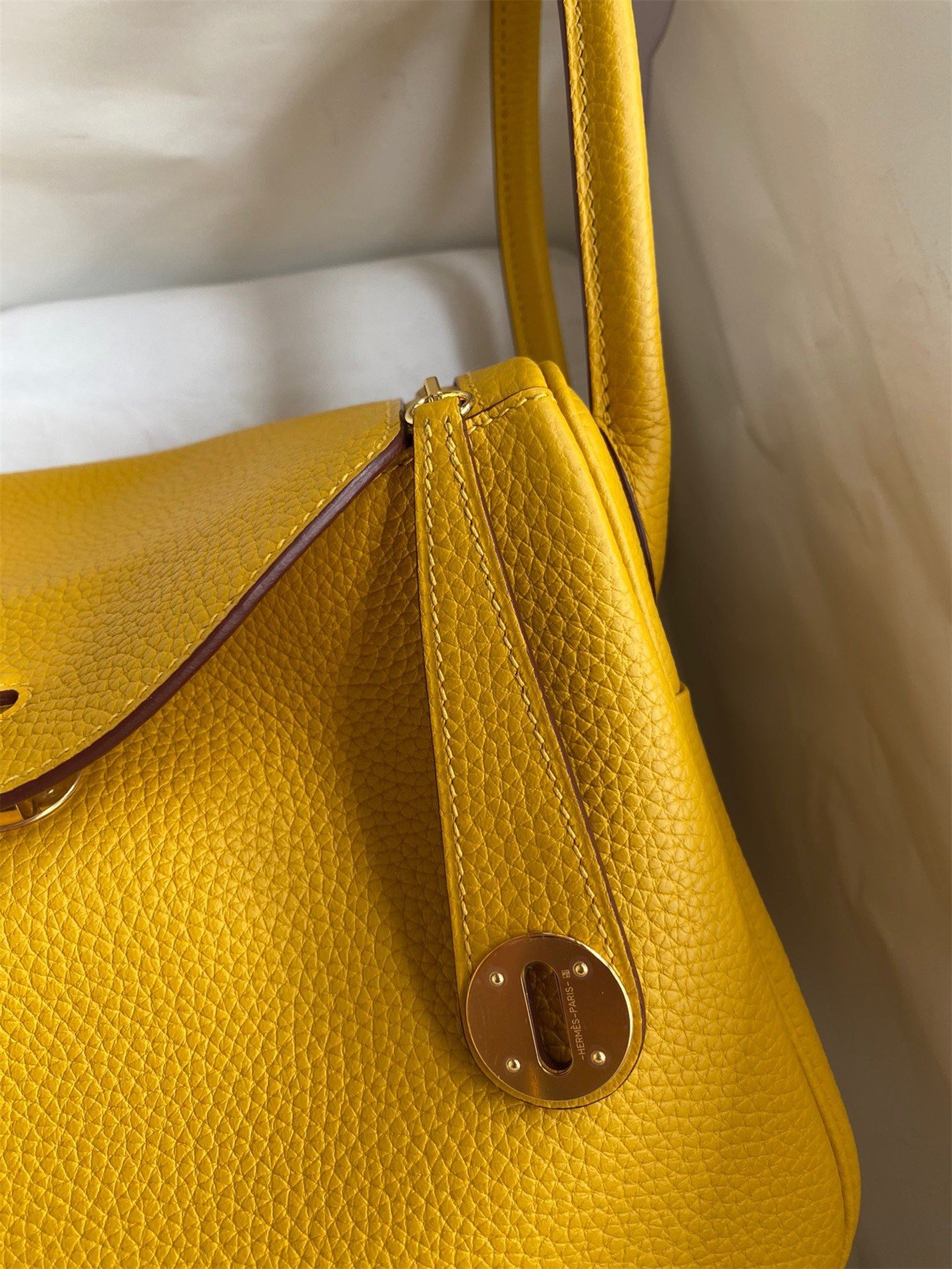 Hermes Lindy 26 Handmade Bag In Jaune Ambre Clemence Leather