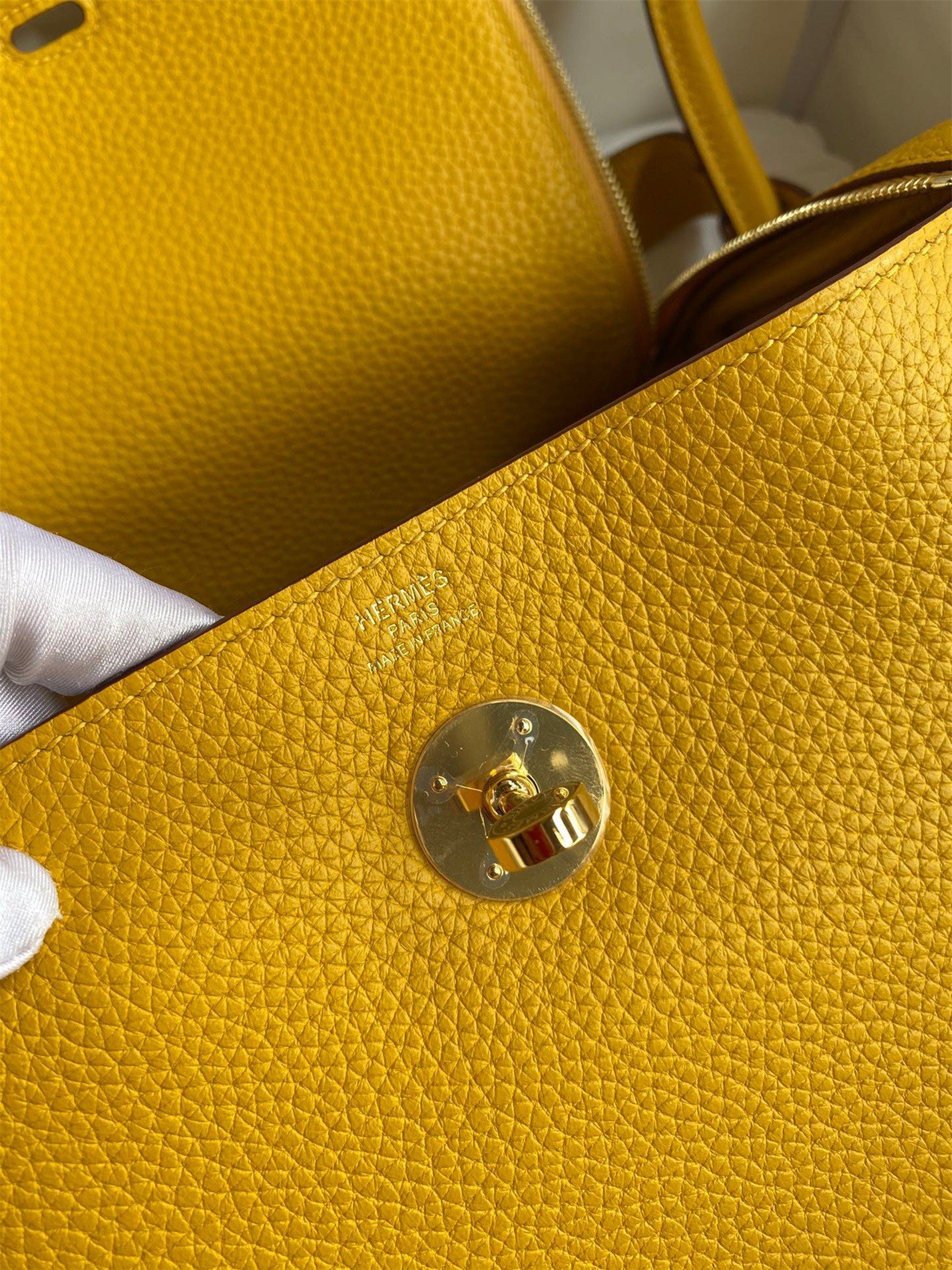 Hermes Lindy 26 Handmade Bag In Jaune Ambre Clemence Leather