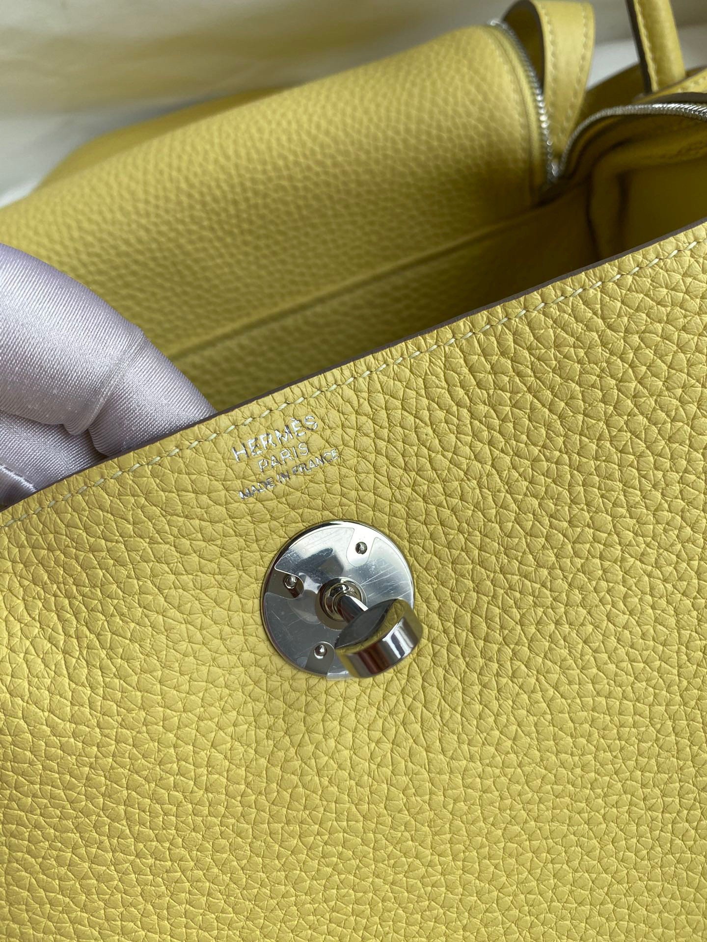 Hermes Lindy 26 Handmade Bag In Jaune Poussin Clemence Leather