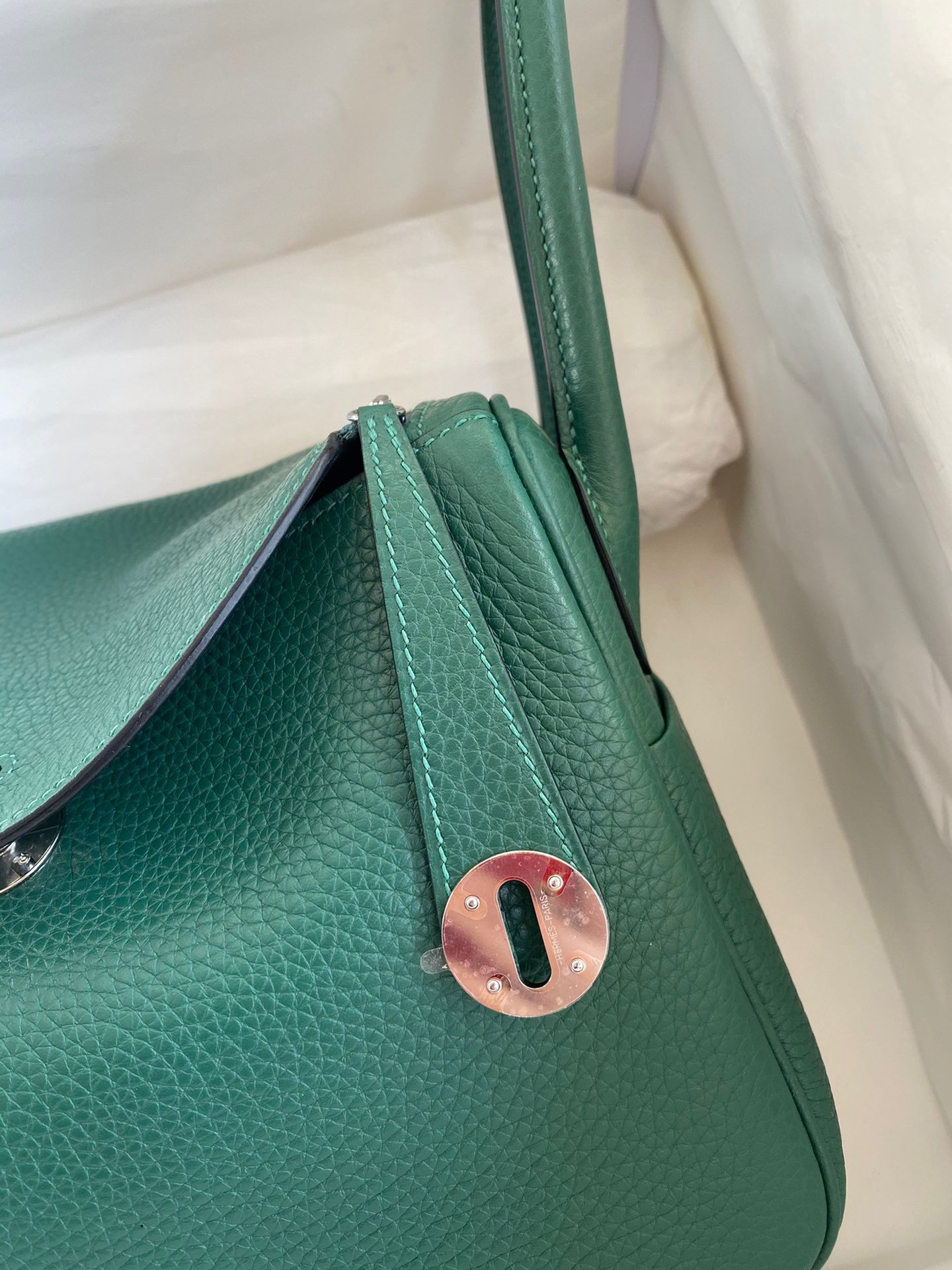 Hermes Lindy 26 Handmade Bag In Malachite Clemence Leather