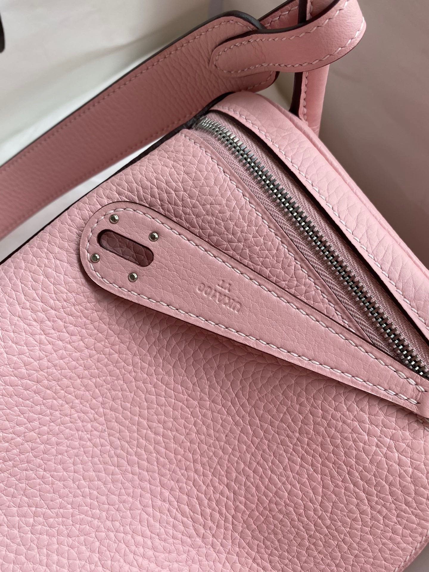 Hermes Lindy 26 Handmade Bag In Rose Sakura Clemence Leather