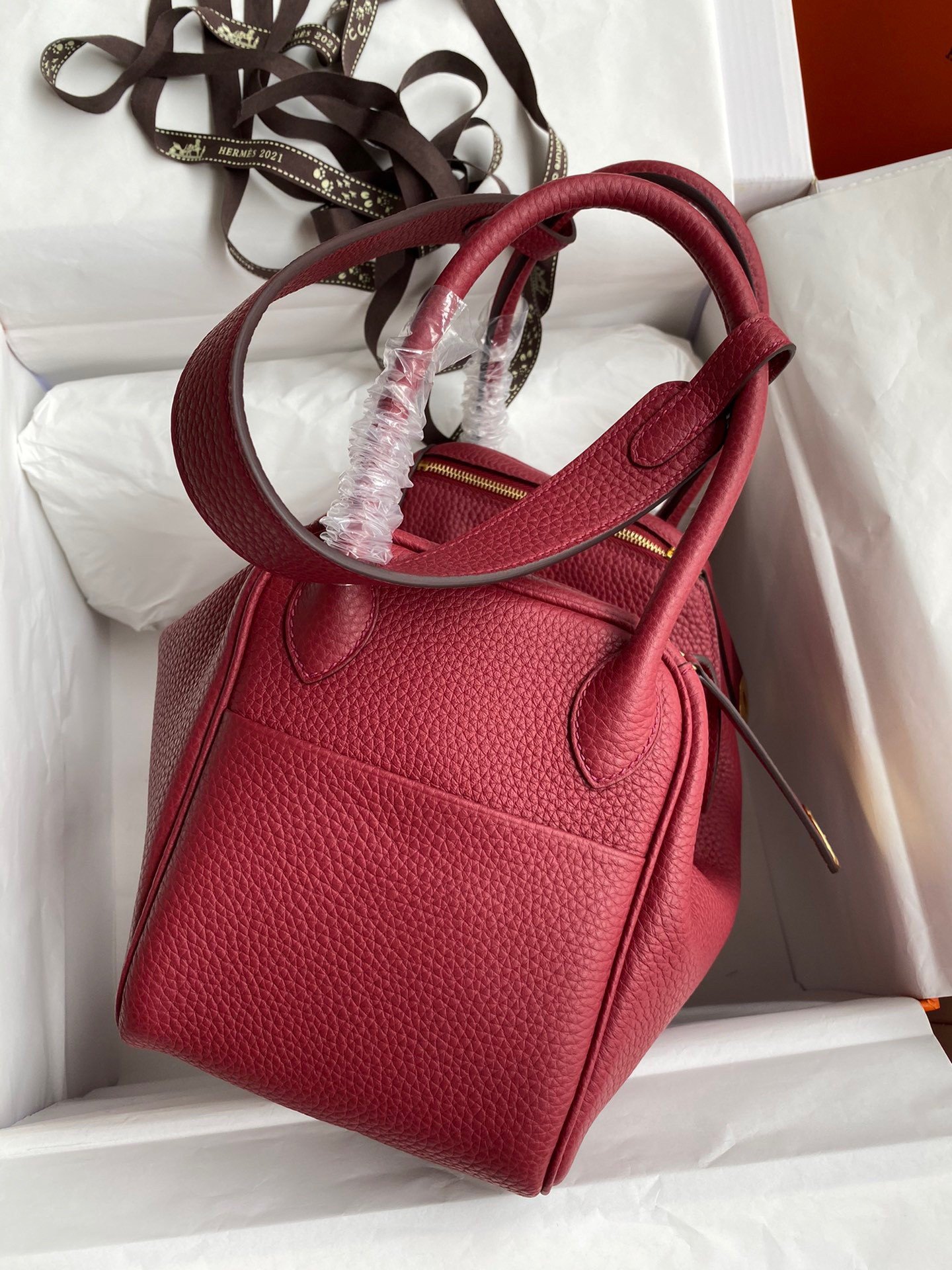 Hermes Lindy 26 Handmade Bag In Ruby Clemence Leather