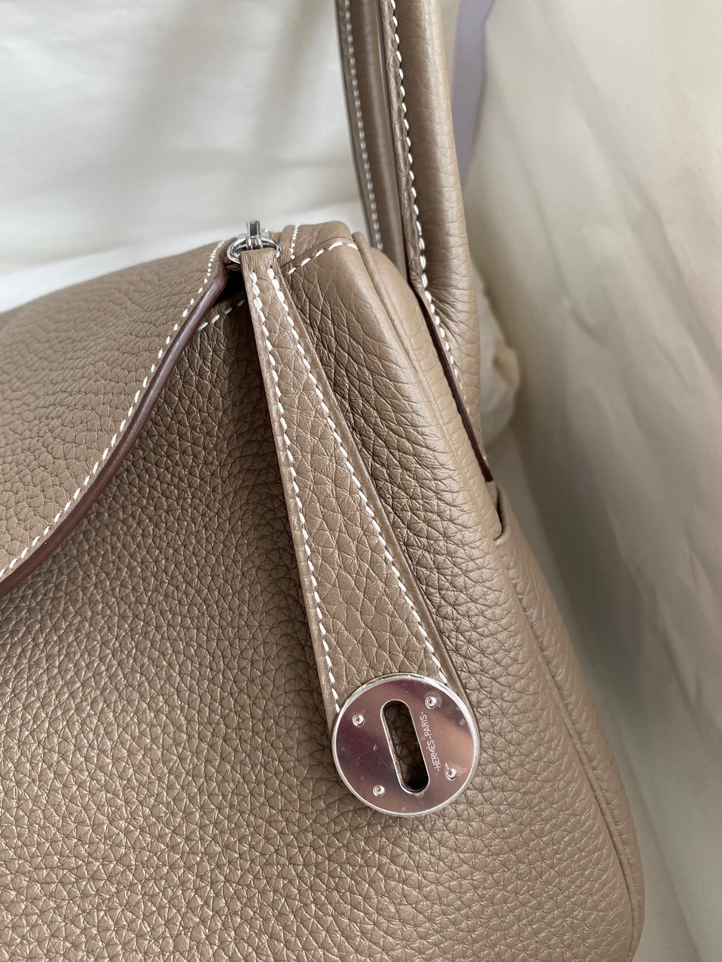 Hermes Lindy 26 Handmade Bag In Taupe Clemence Leather