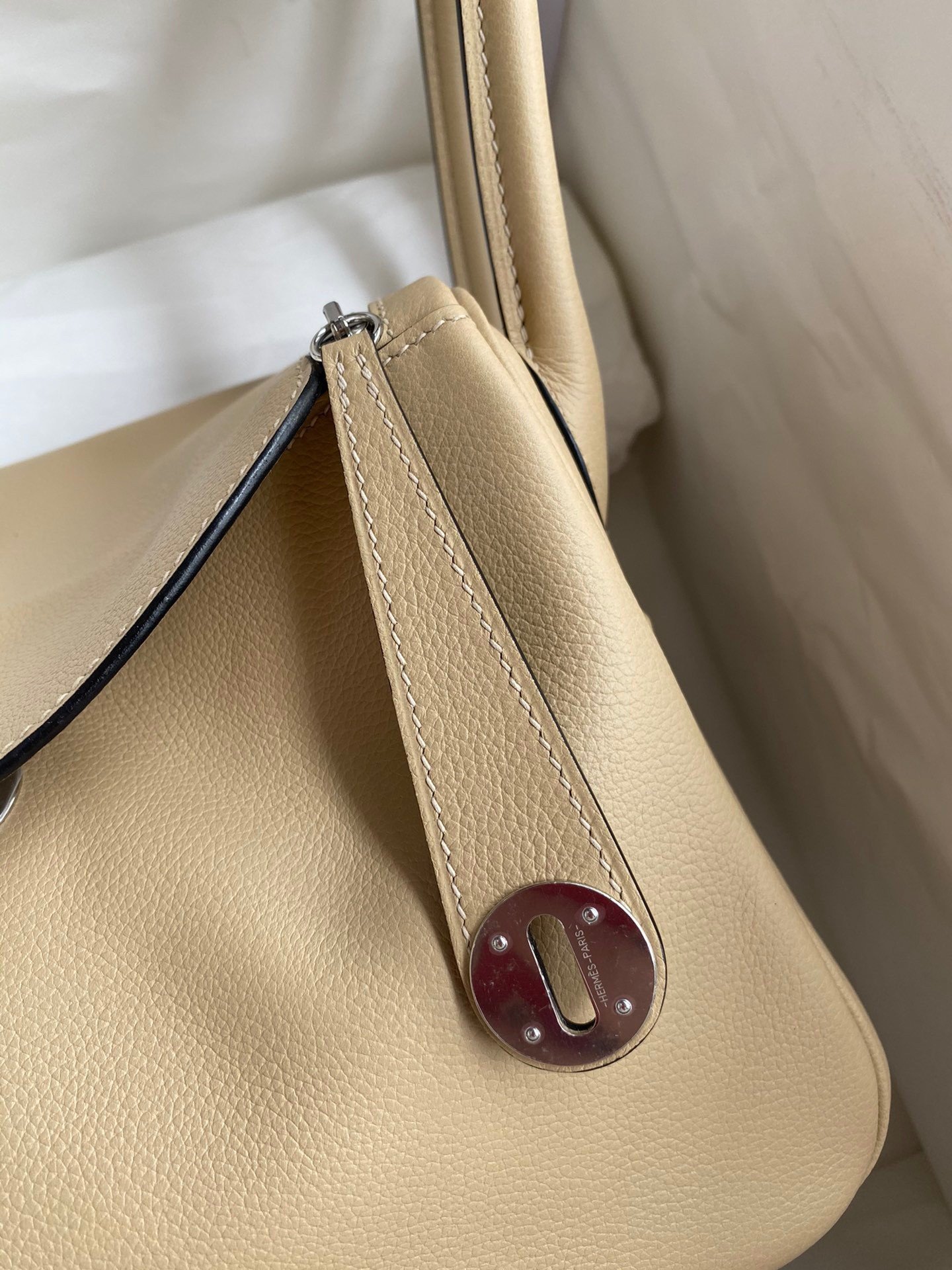 Hermes Lindy 26 Handmade Bag In Trench Clemence Leather