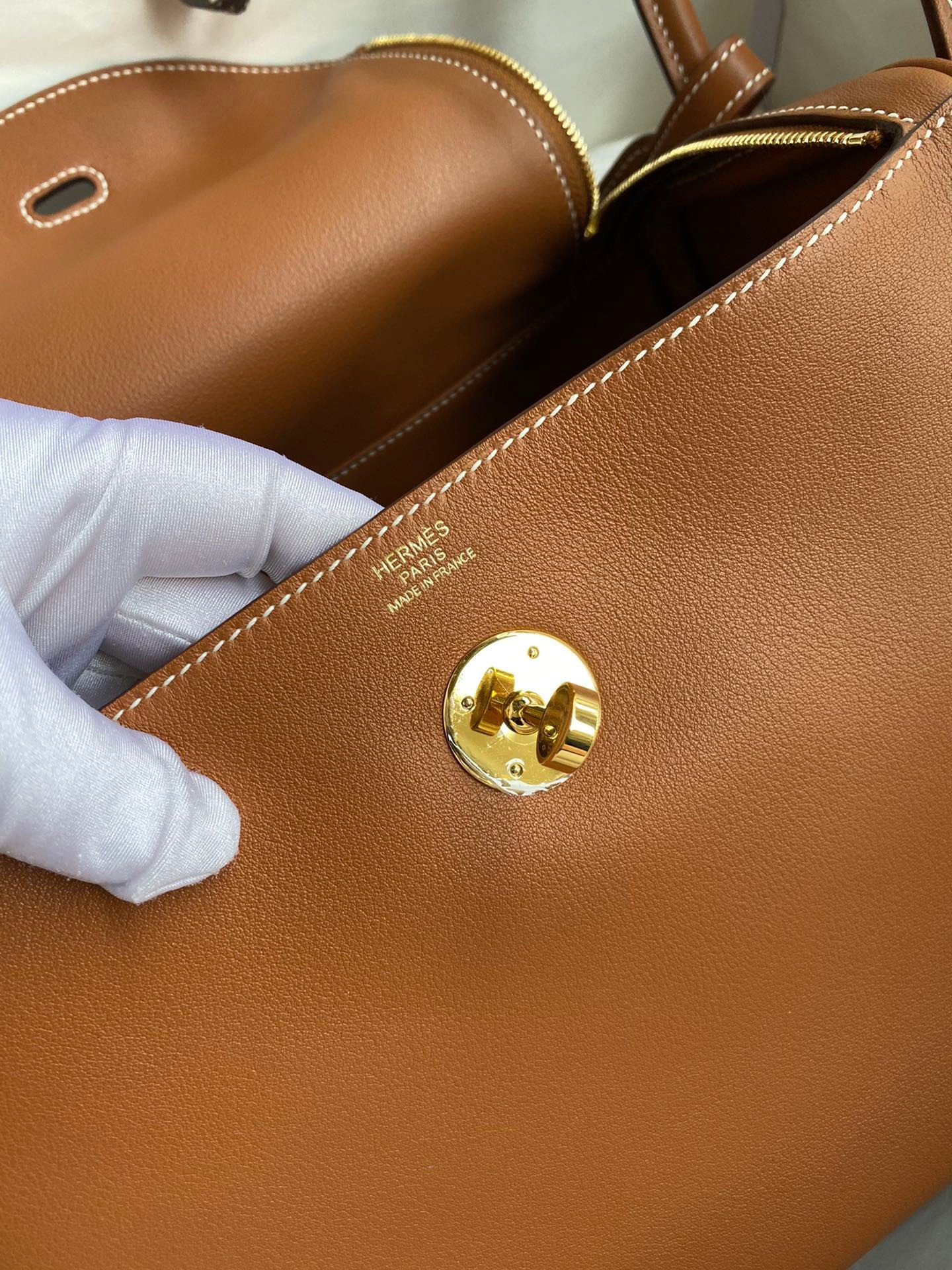 Hermes Lindy 26 Handmade Bag In Gold Swift Calfskin