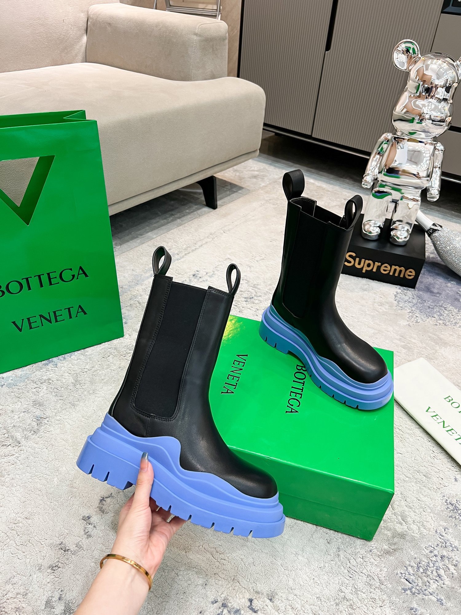 Bottega Veneta BV Tire Chelsea Boots with Blue Outsole