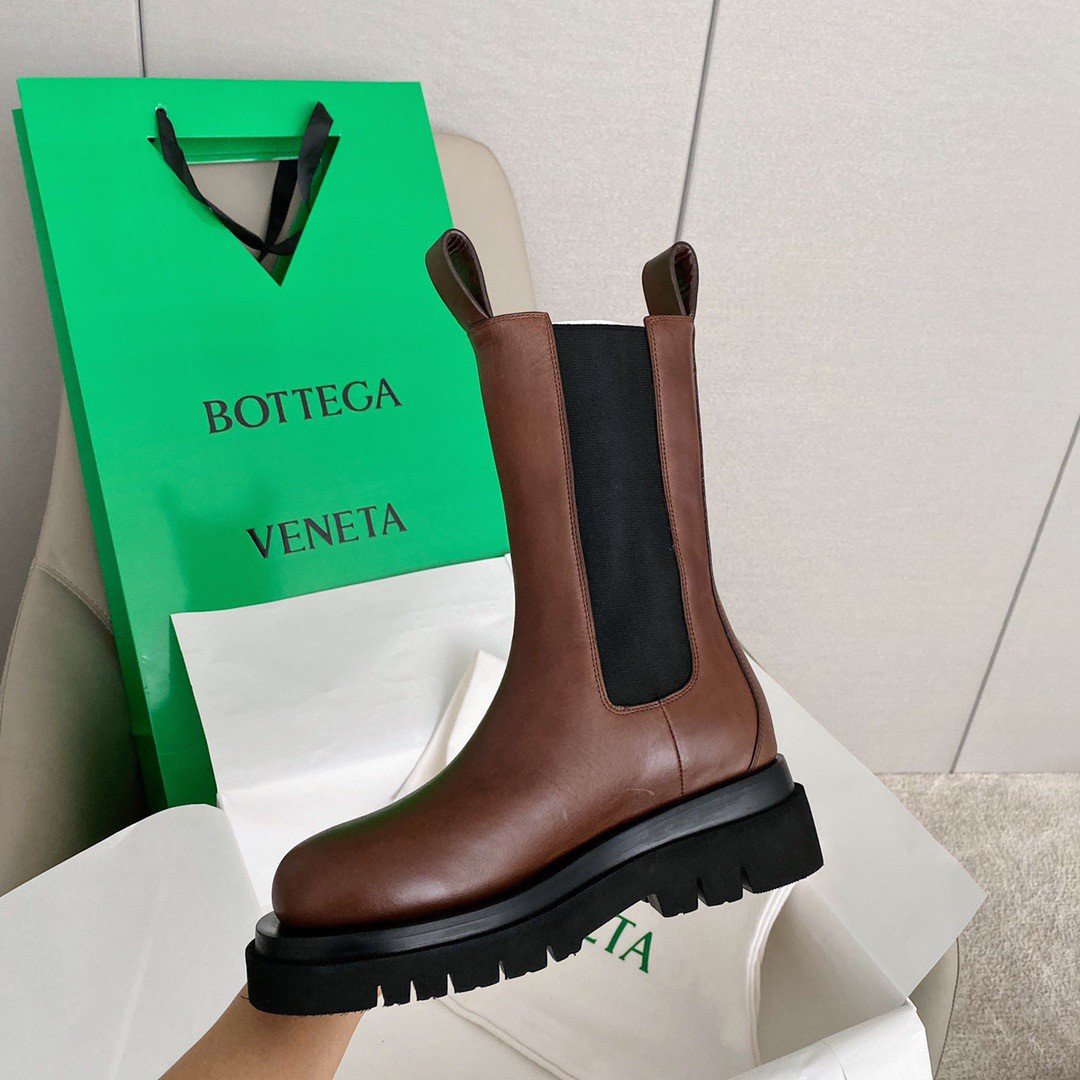 Bottega Veneta BV Lug Chelsea Boots In Brown Calfskin