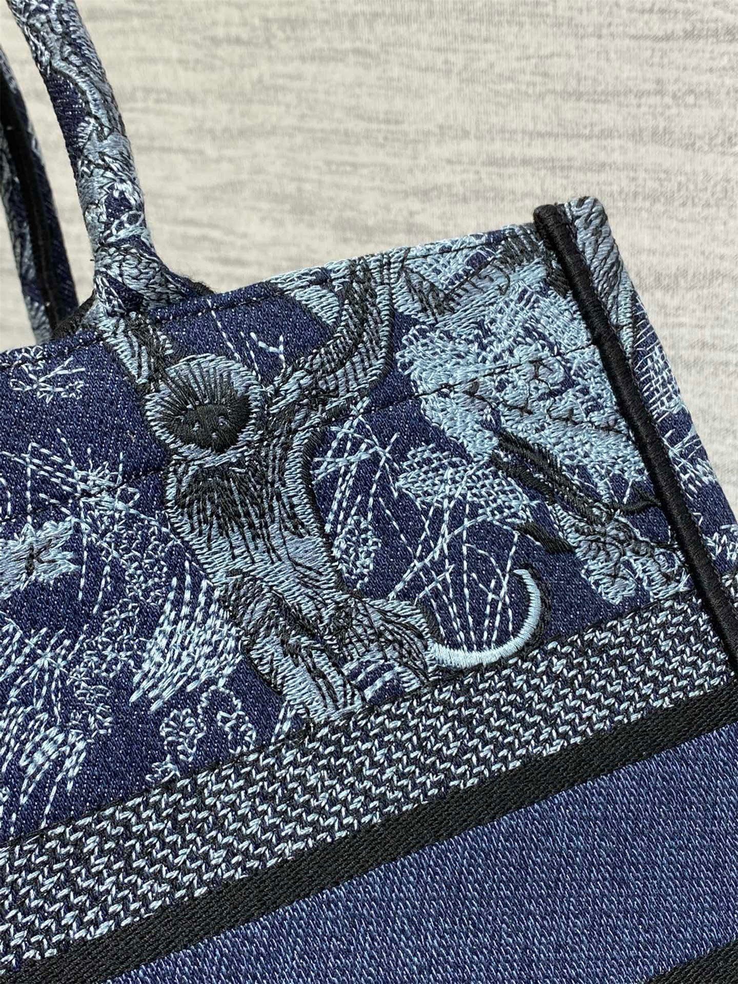 Dior Medium Book Tote Bag In Denim Blue Toile de Jouy Embroidery