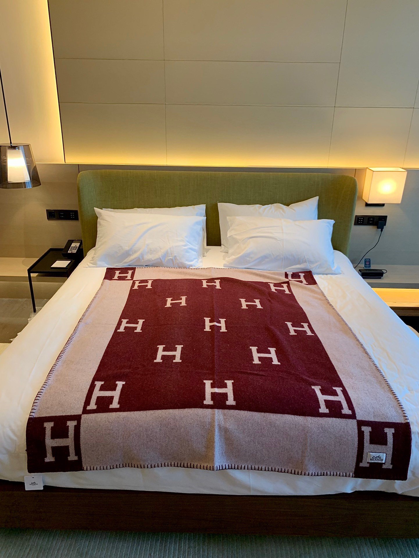 Hermes Avalon Throw Blanket in Fuchsia Wool and Cashmere