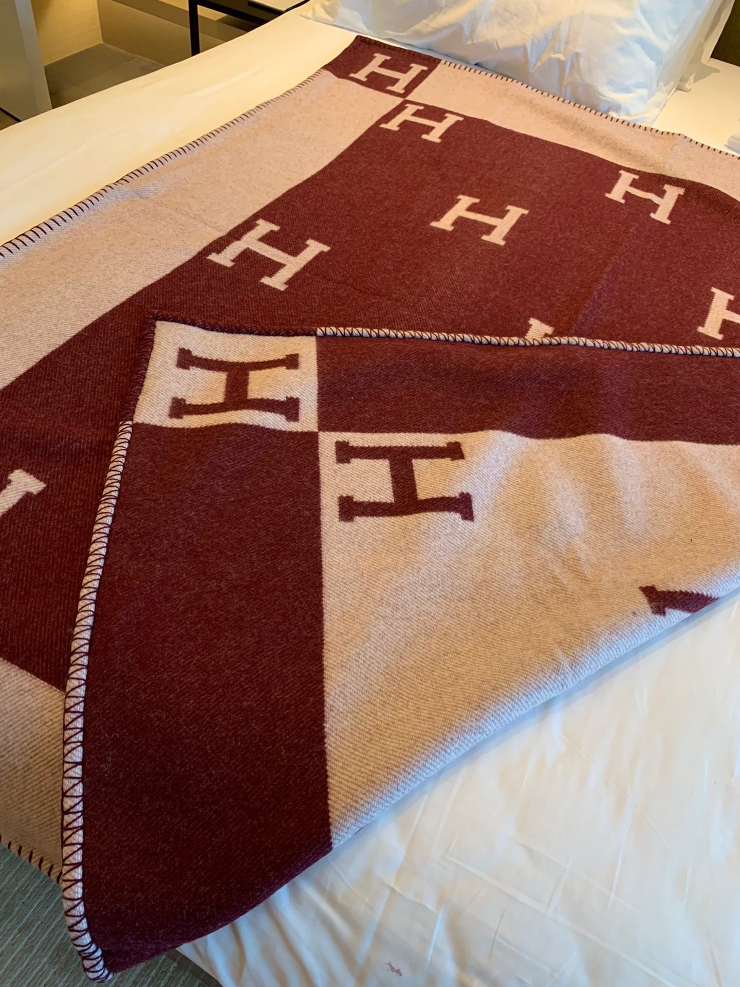 Hermes Avalon Throw Blanket in Fuchsia Wool and Cashmere