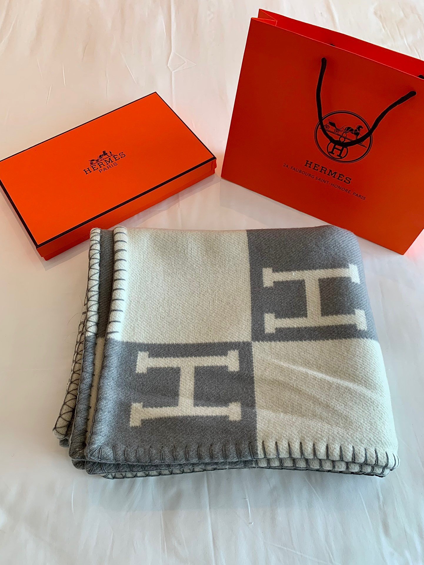 Hermes Avalon Throw Blanket in Grey Wool and Cashmere