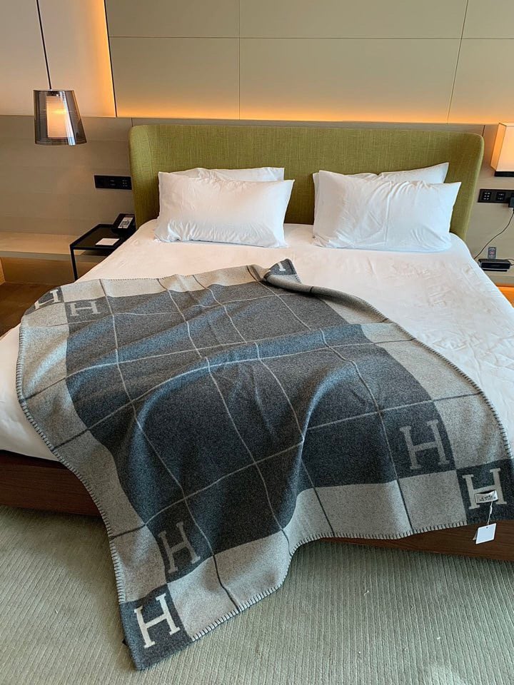 Hermes Avalon III Throw Blanket in Grey Wool and Cashmere