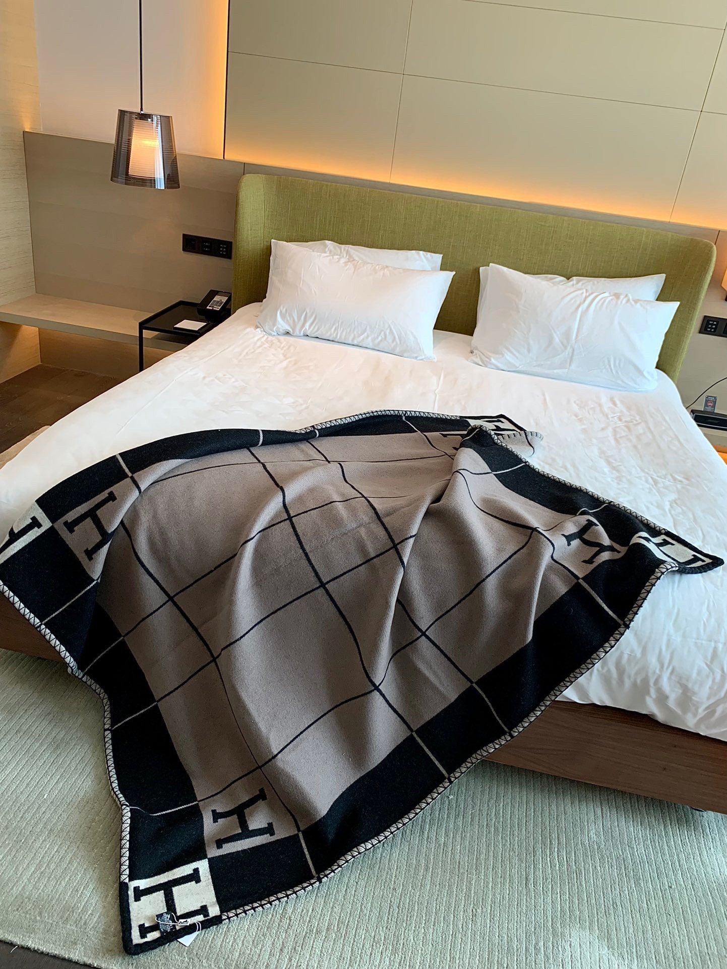 Hermes Avalon III Throw Blanket in Black Wool and Cashmere