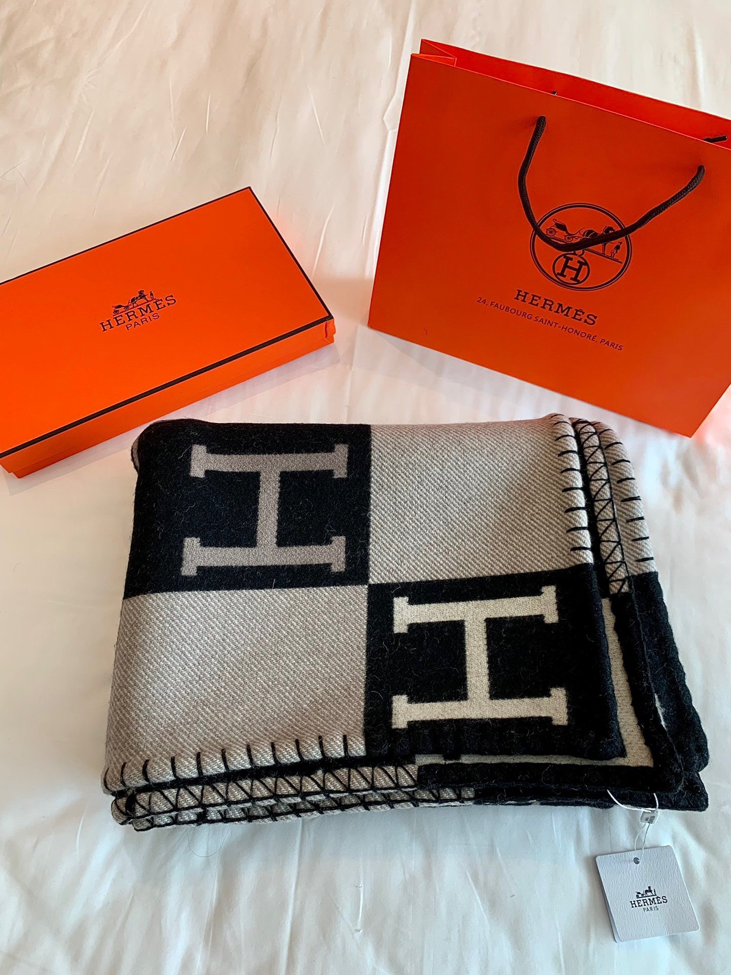 Hermes Avalon III Throw Blanket in Black Wool and Cashmere